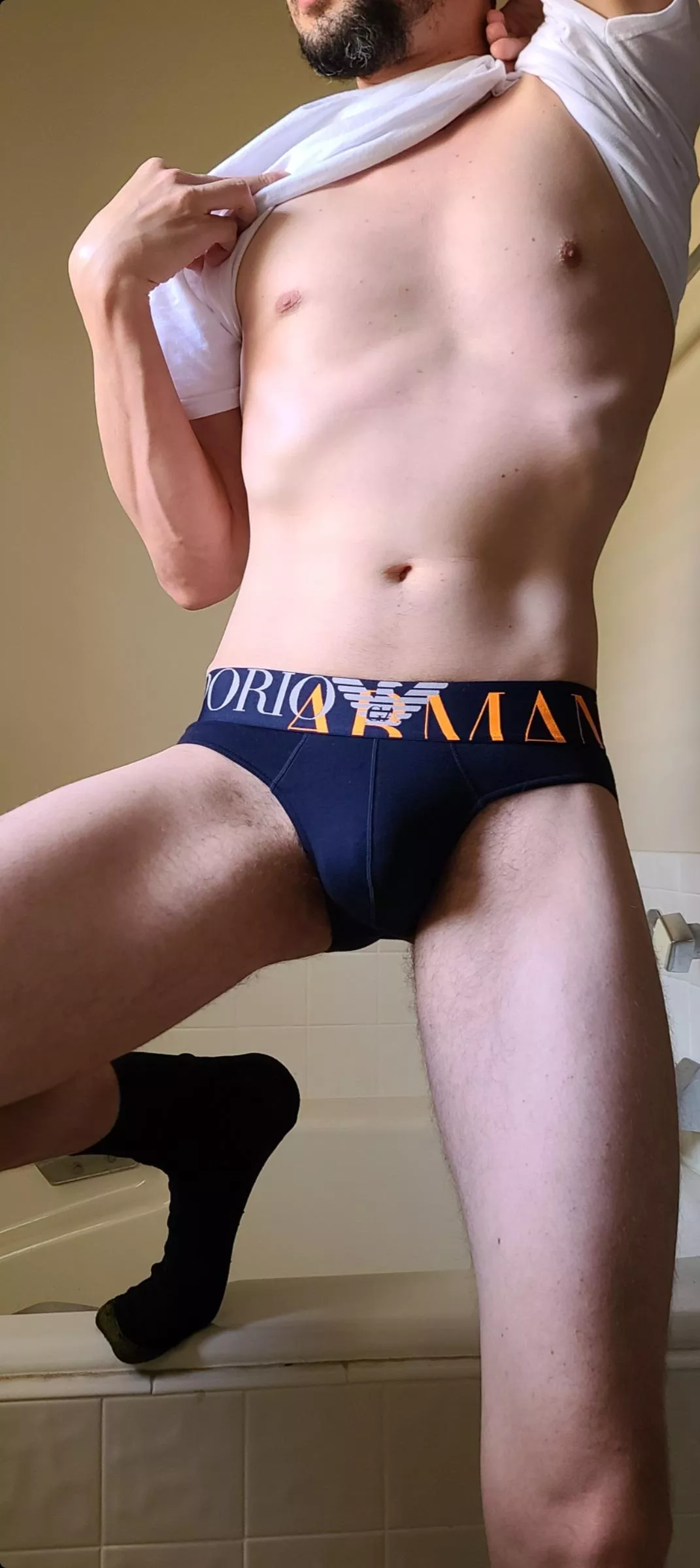 6'3 in some briefs posted by yellerstone