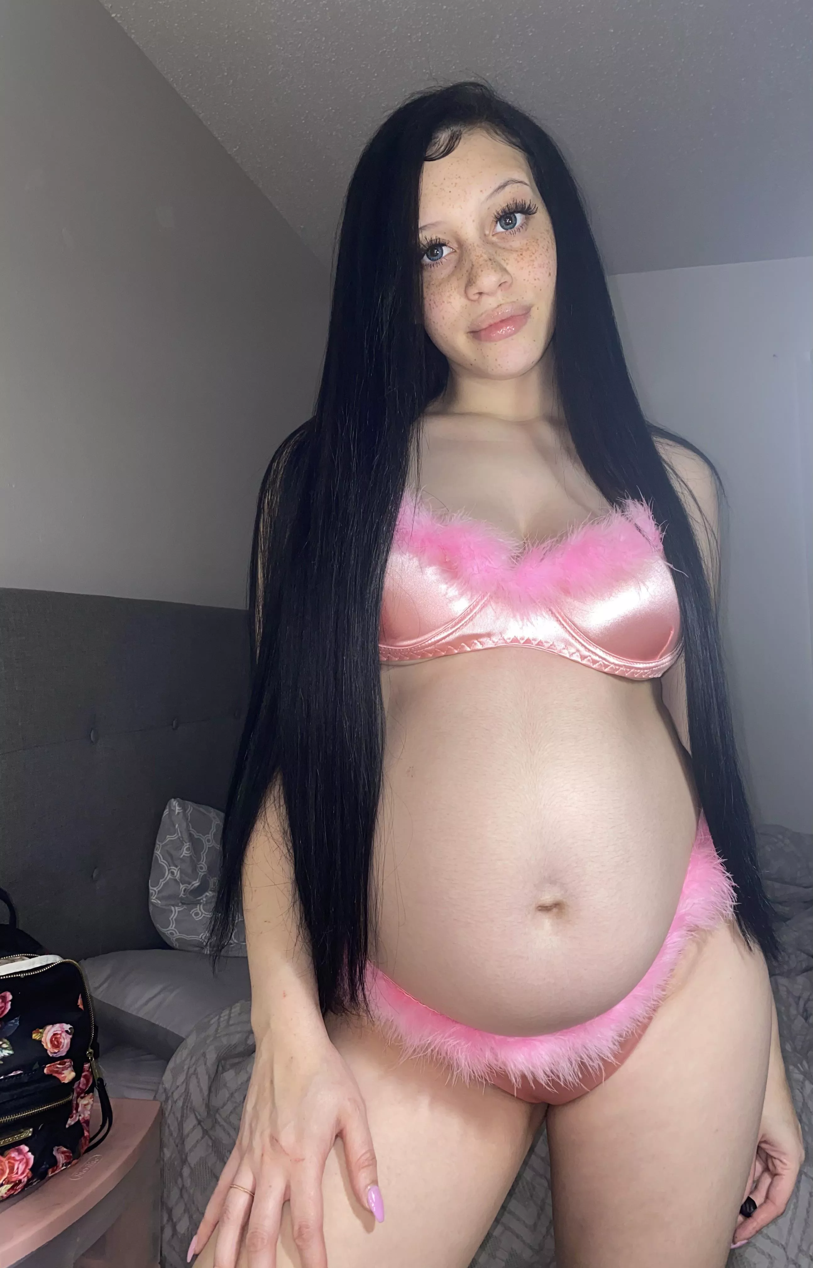 8 months pregnant posted by Therealmilakae