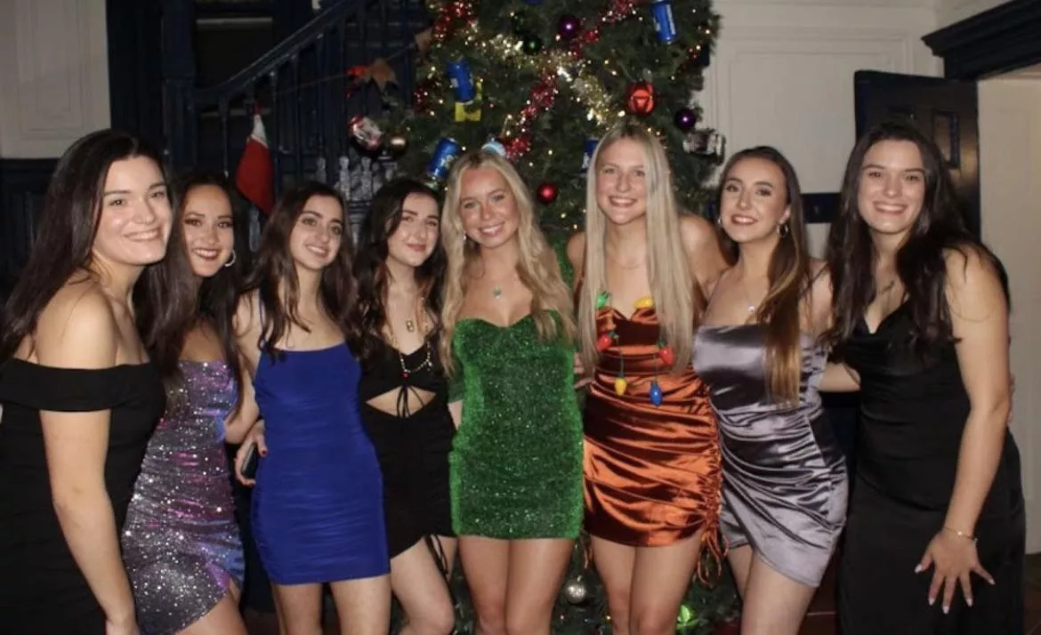 [8] Sorority formal posted by Confident-Bell2560