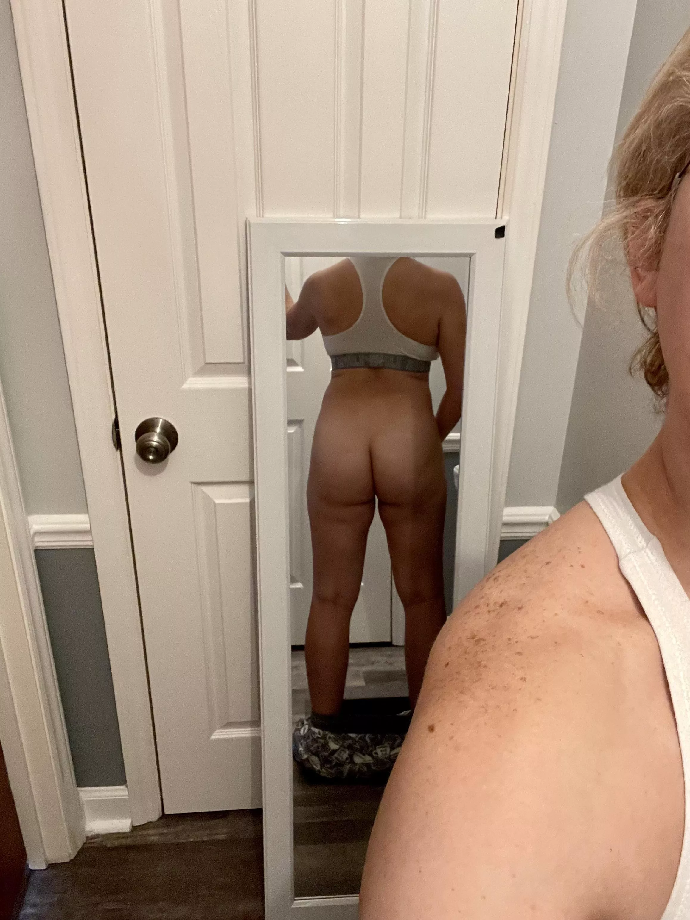 A booty pic to celebrate MIL(F) Monday ;) posted by Cabernet919