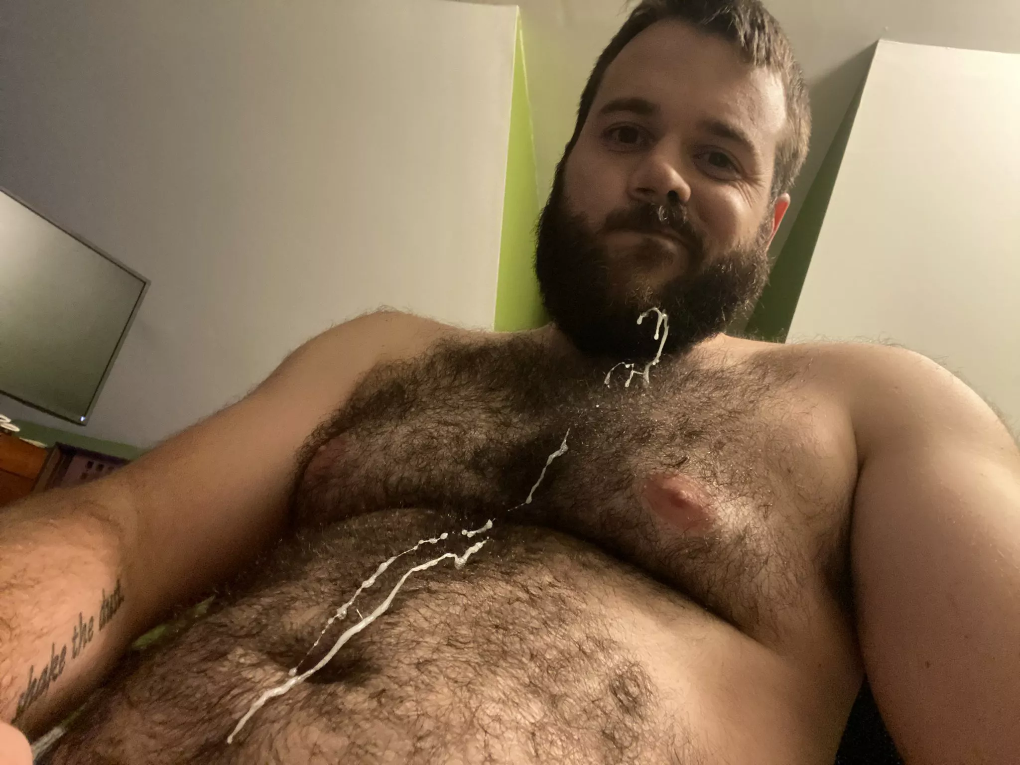 A cummy beard and a cummy tummy. posted by NCWolfieCub