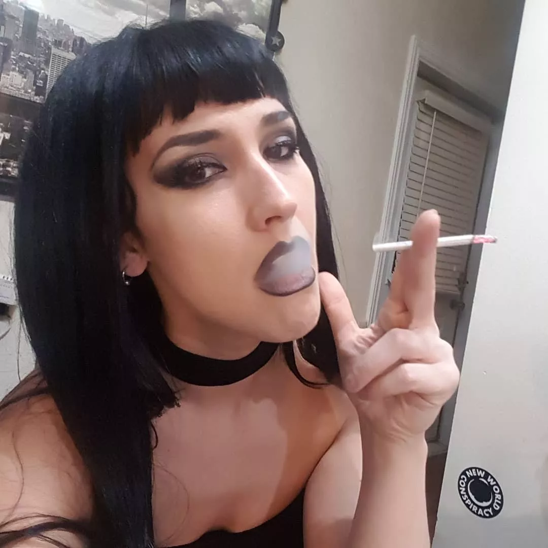 A Human Ashtrays' Delight posted by Goddess_Hellfire