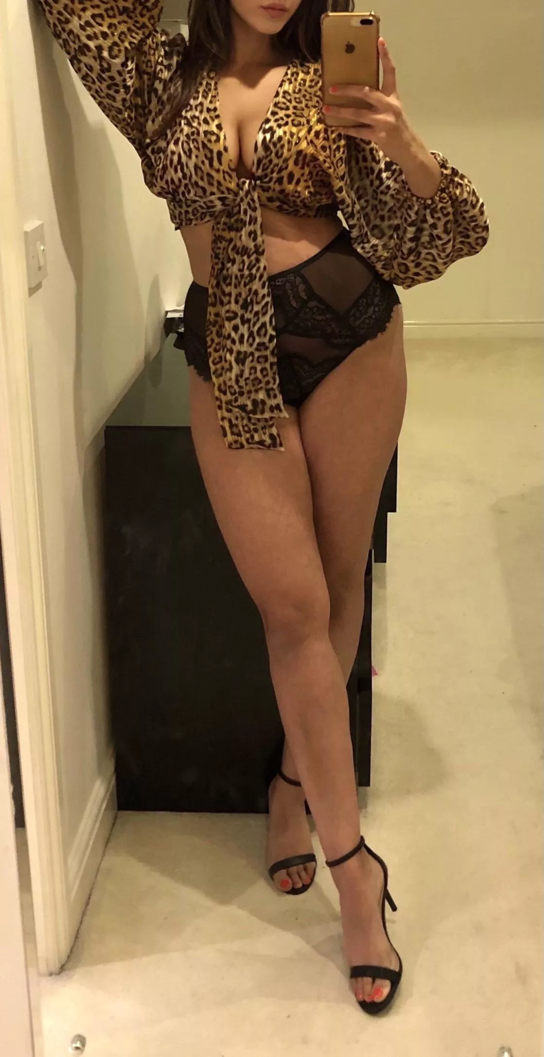 A lady on the streets, wild under the sheets...ðŸ˜‰ðŸ† British Punjabi Indian posted by knightrider69x