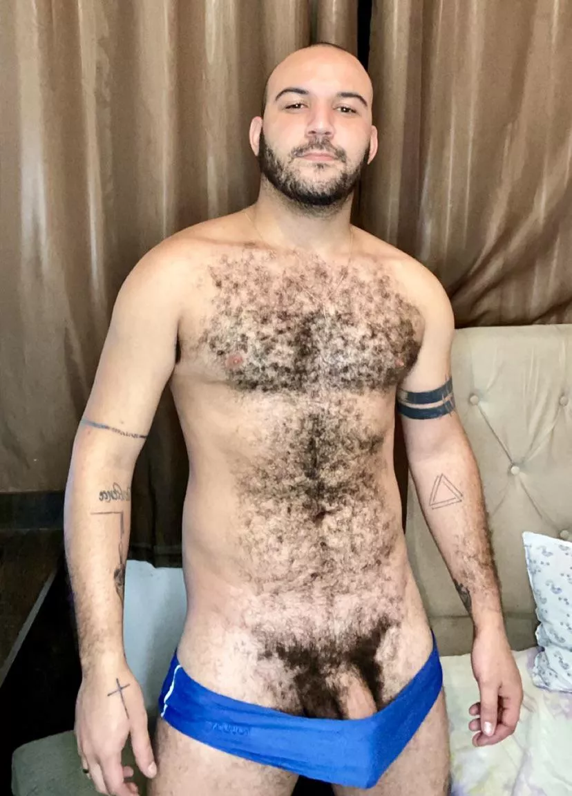 A little hairy posted by mineirobh