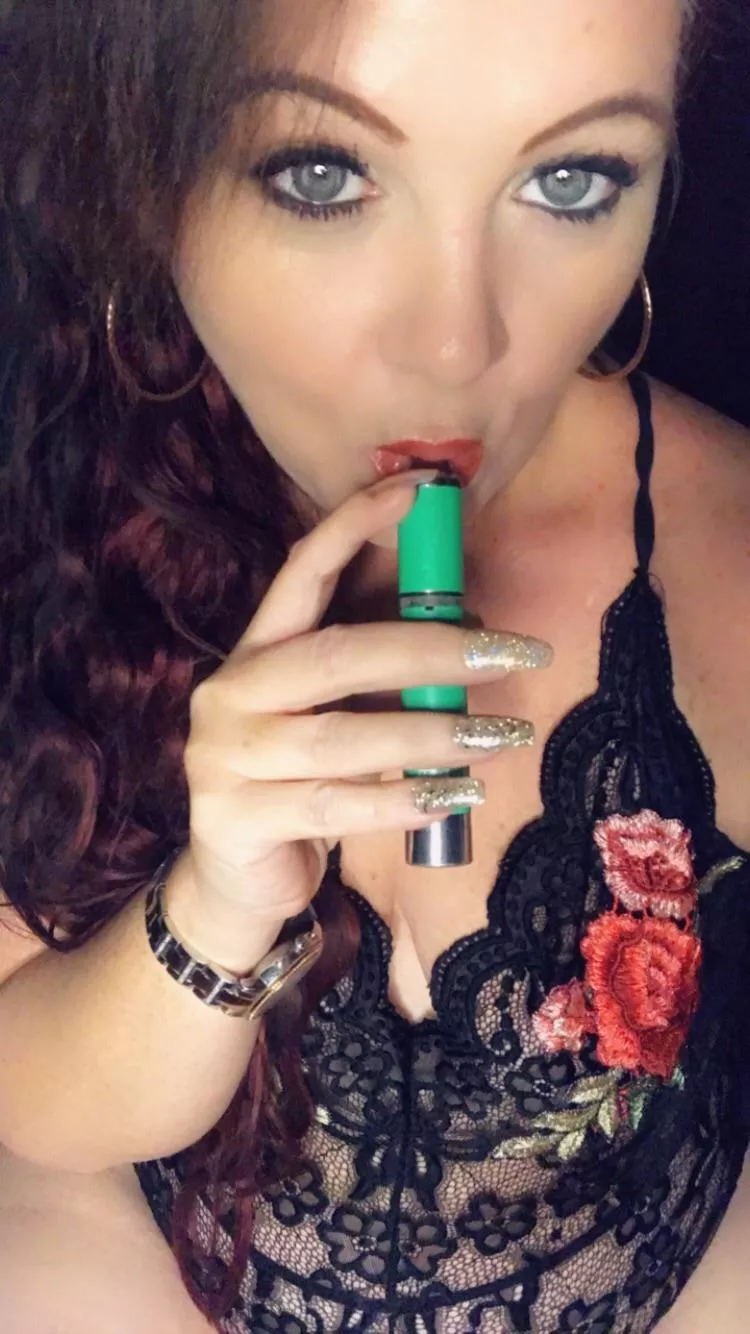 A little late night smoke 💨 Wanna join me? posted by OceanEyez00