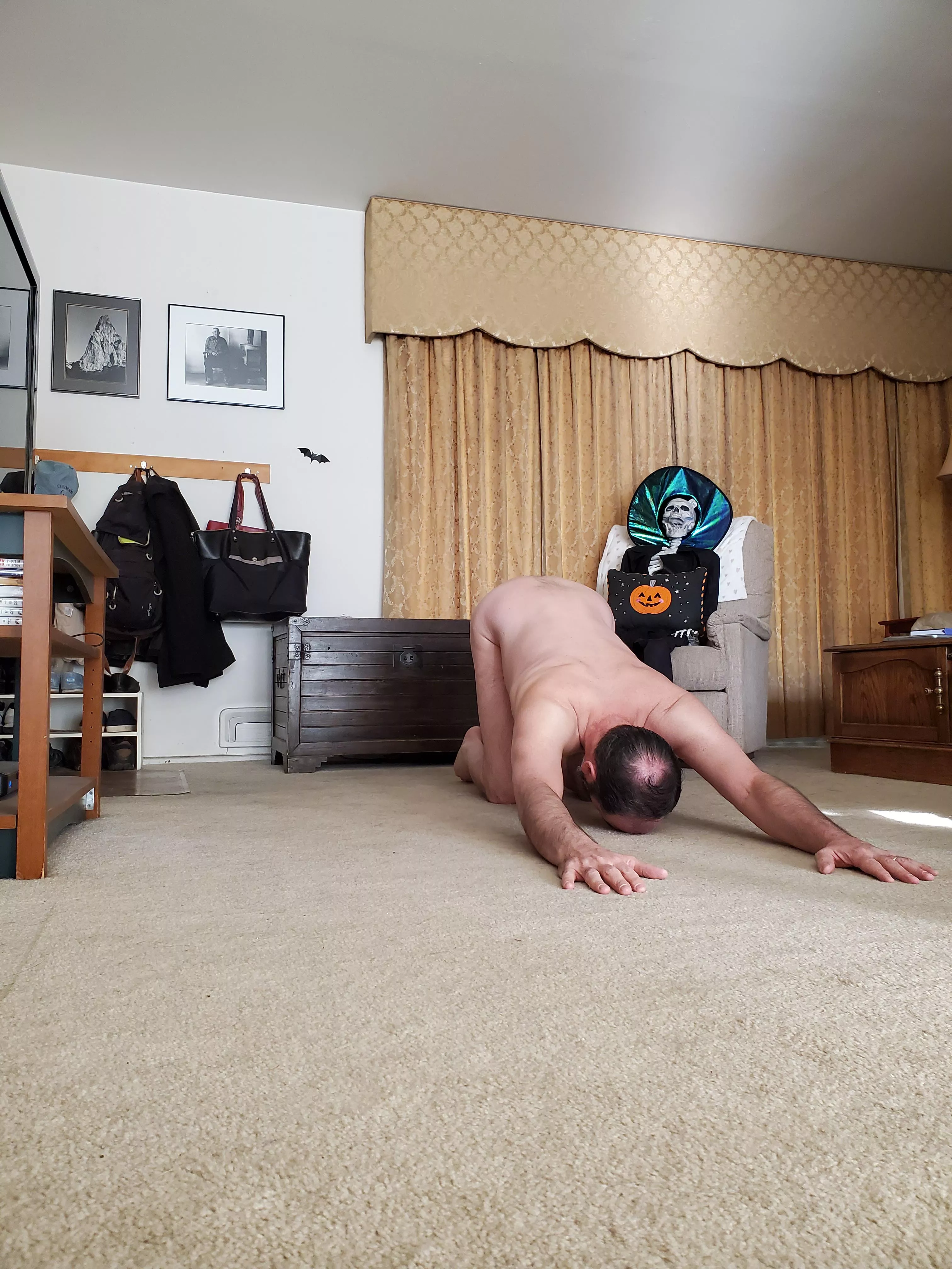 A little puppy action for today's u/M_asin_Manci Reddit yoga challenge! Feel free to join us! 😘🧘‍♂️🕉 posted by nacktyoginerd