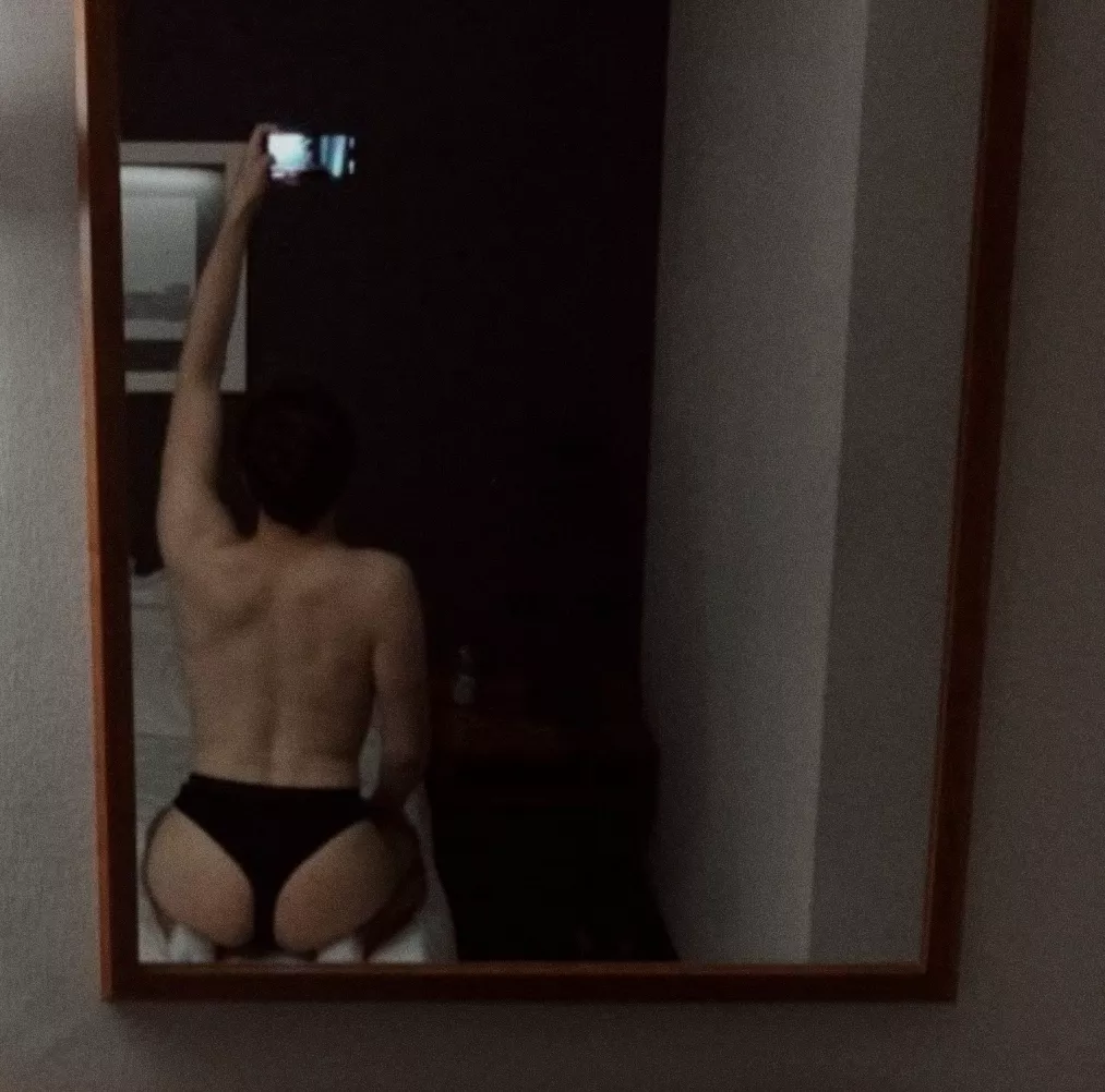 A mild thong pic to finish the weekend nicely! posted by FemThrowAwayyy