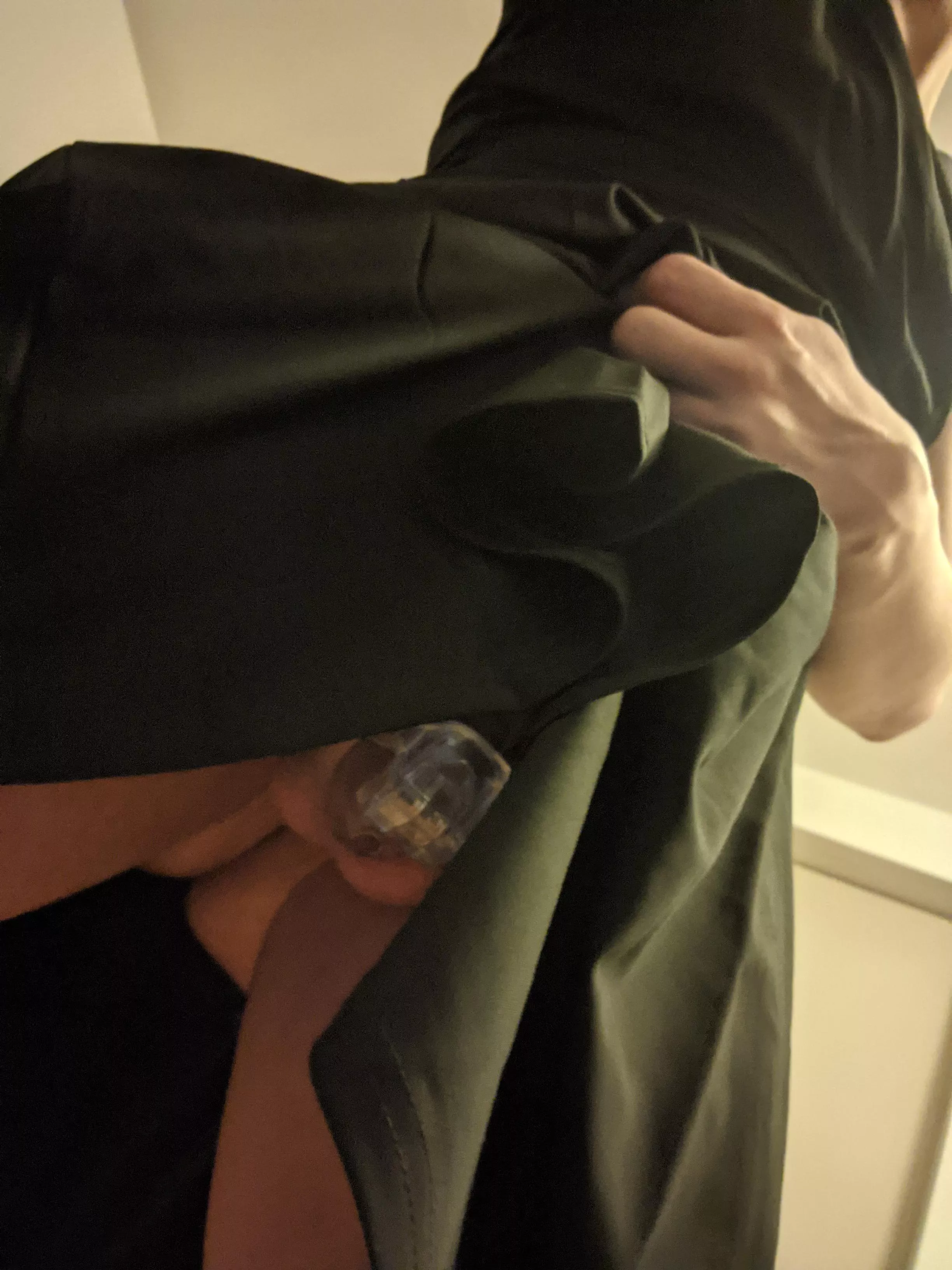 A peak up my new dress posted by throwabifemboi