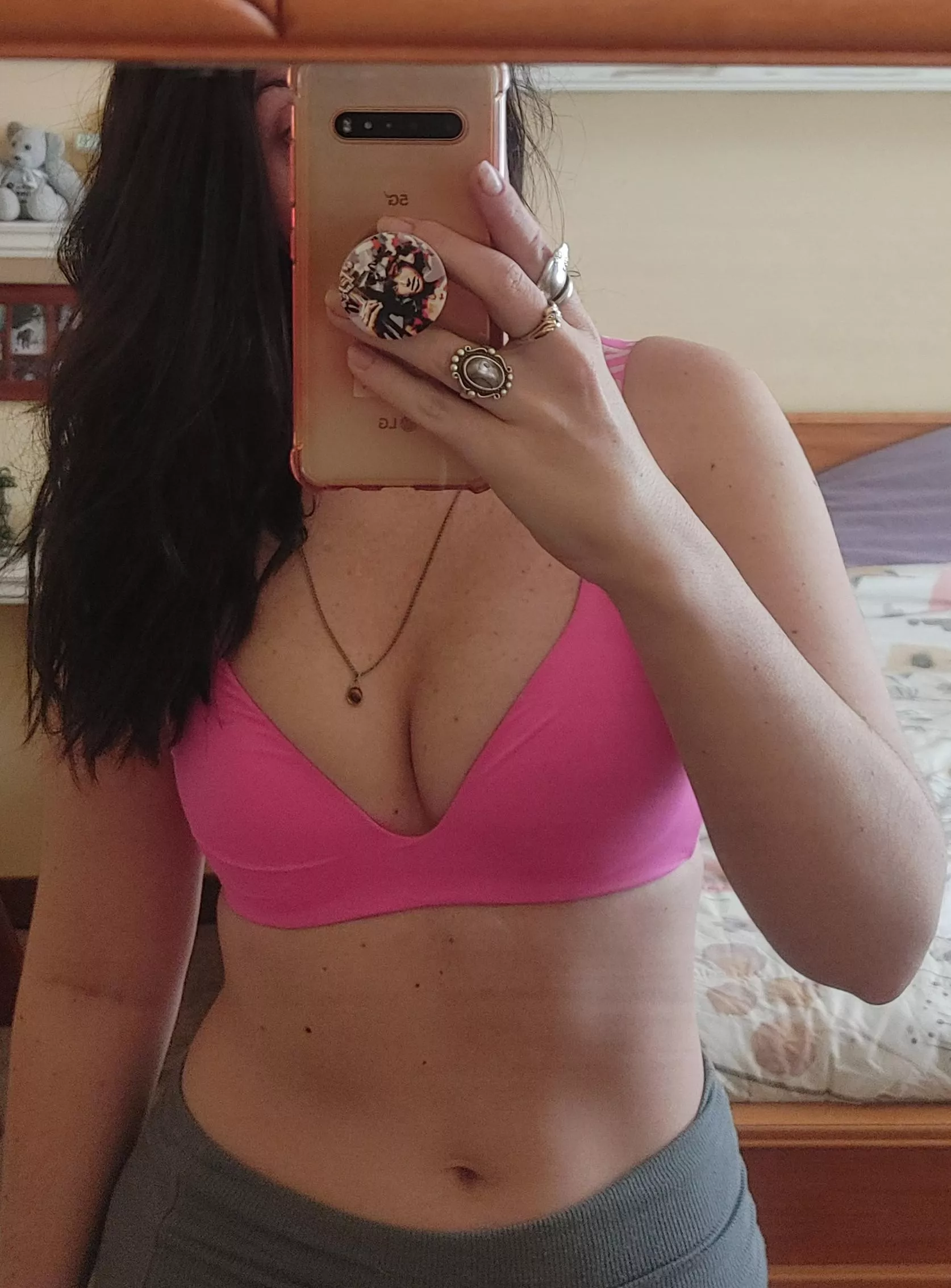 A picture of me in my bra b/c it's Sunday [image] [brunette] posted by thespywhoshags