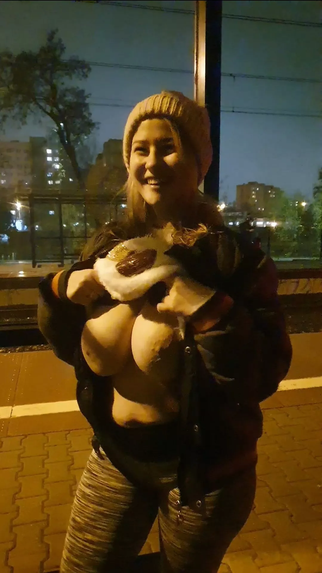 A quick boobs at the station. And I'm smiling because I made the train this time. posted by CukierkowaZgrywuska