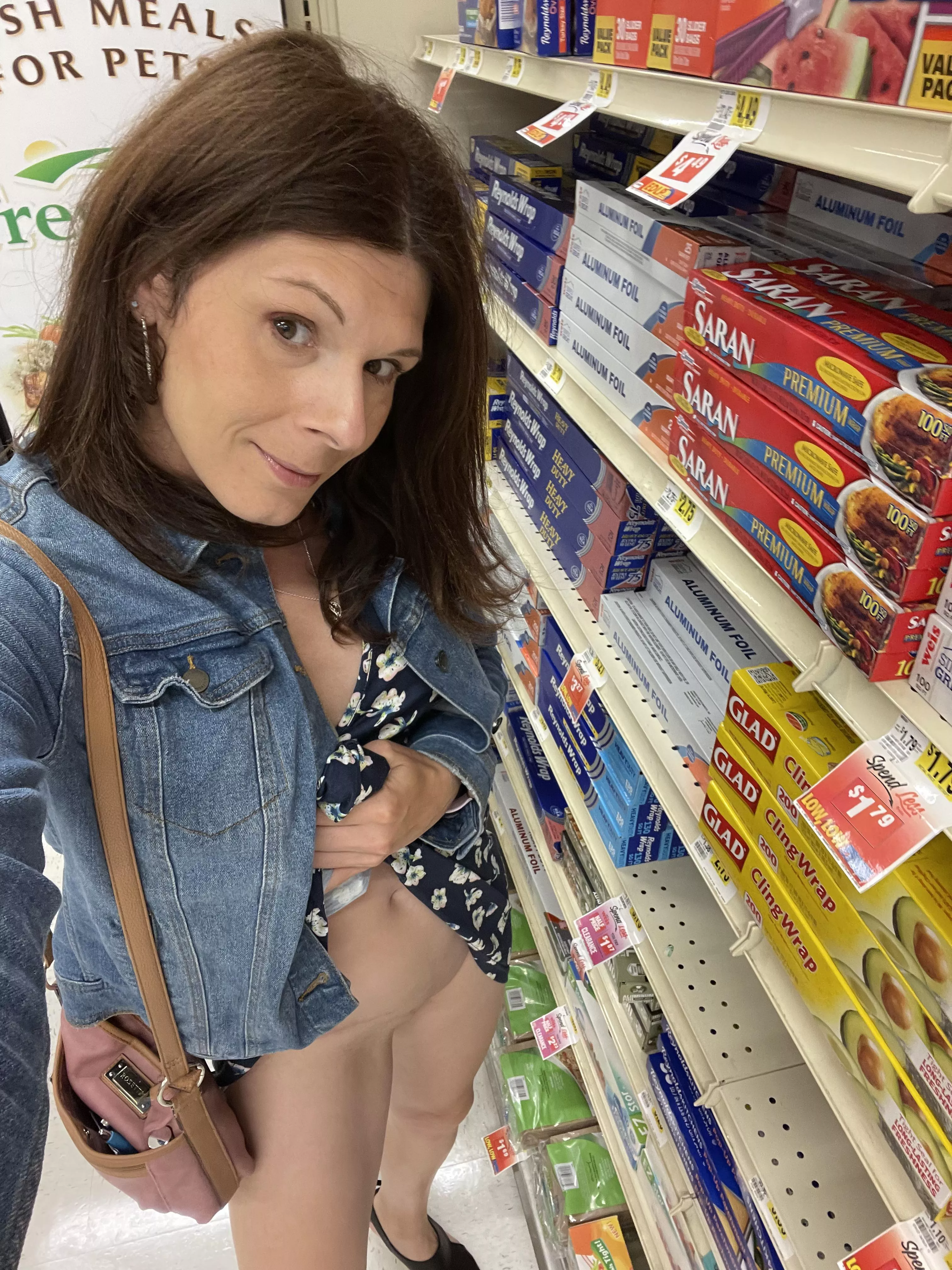 A quick flash at the grocery store makes every trip so much more enjoyable (39F) posted by AutumnGoddess81