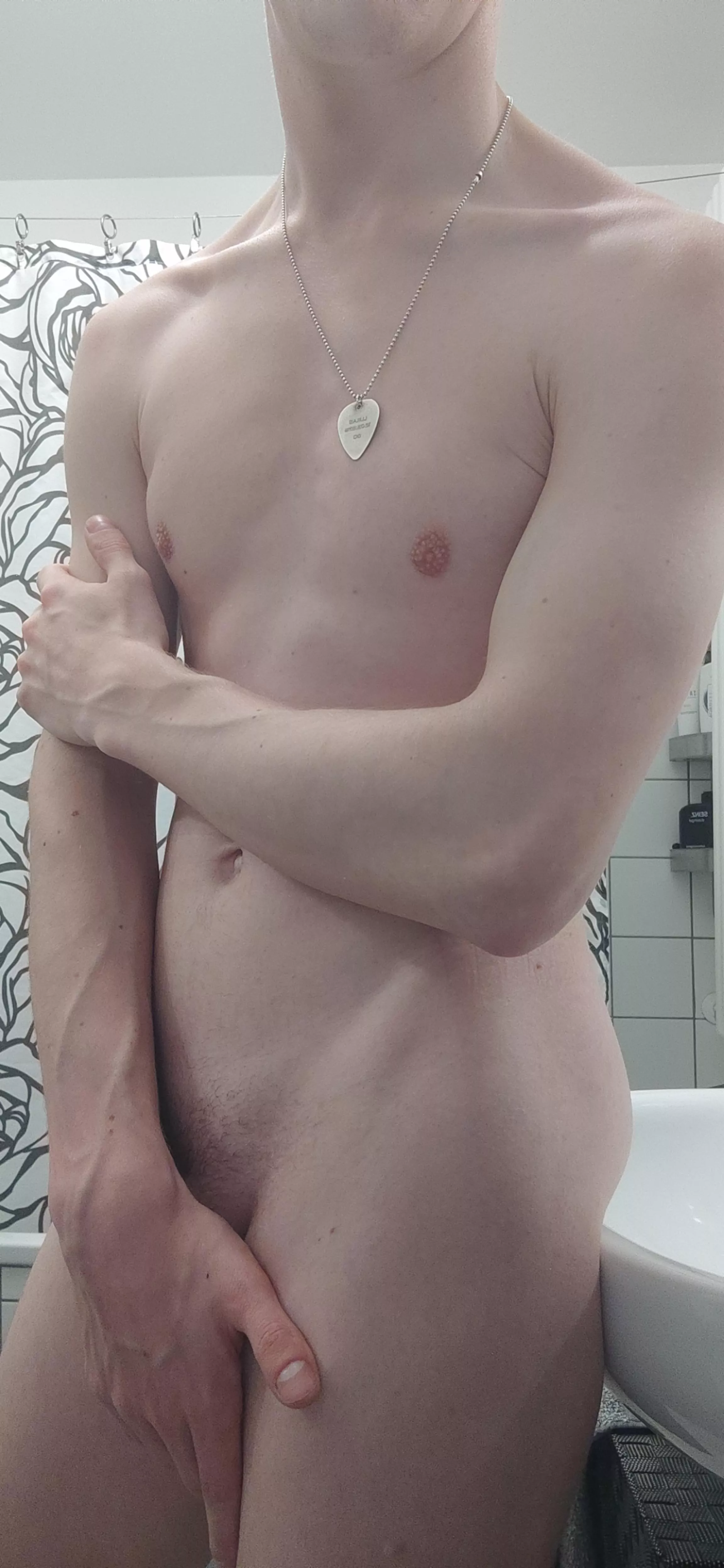 a sneak peak just for you :b been working out lately [M] posted by Aventisdude