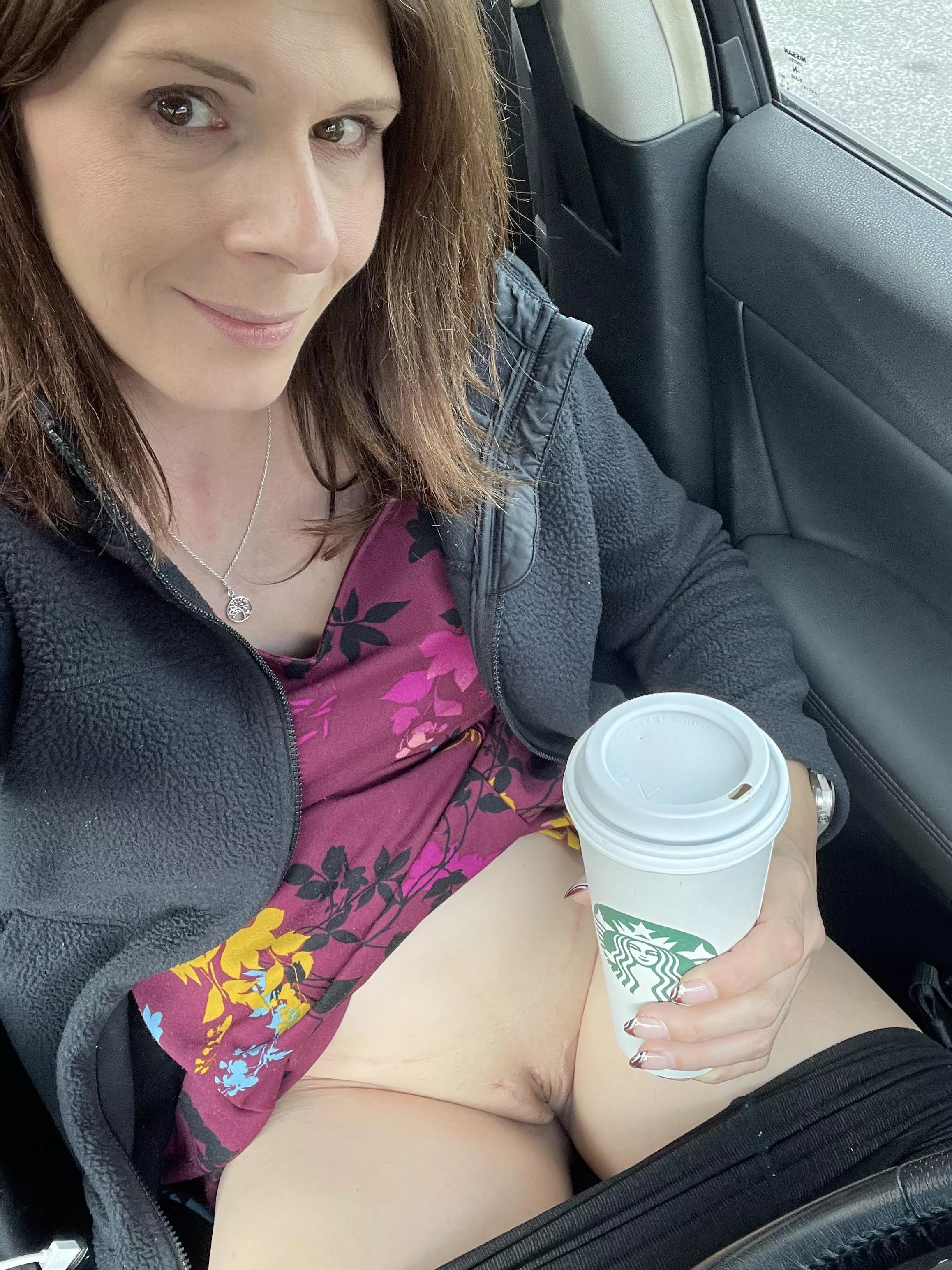 A warm pick-me-up for me… and a hot pic for you ☕️40F☕️ posted by AutumnGoddess81