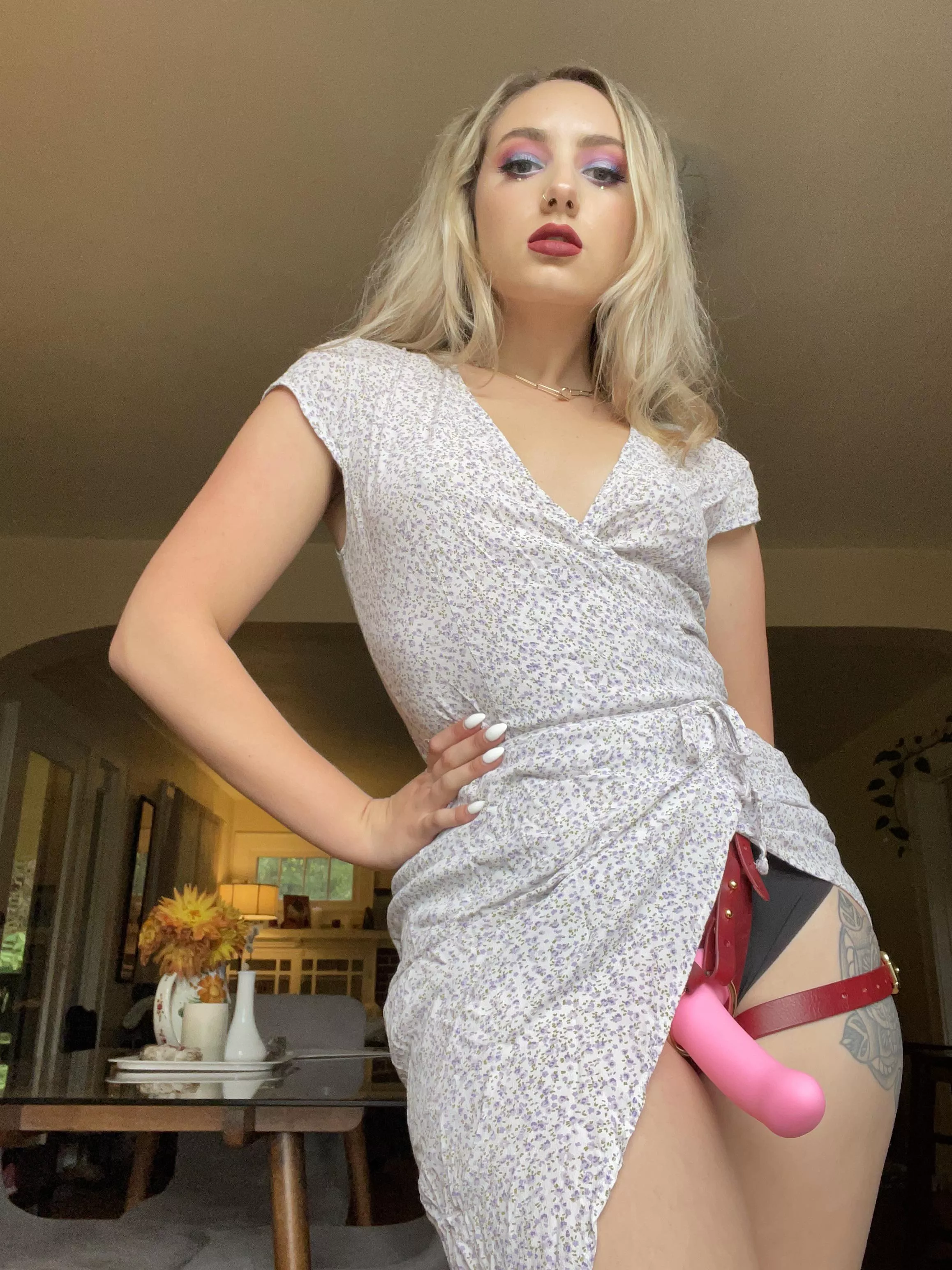 About to go to brunch with My Girlfriends, but you’re going to suck it before I leave. [oc] posted by worshipavaonyx