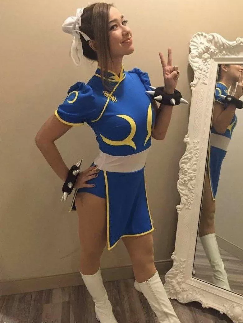 Aj Lee dressed as Chun Li! posted by Wijin00