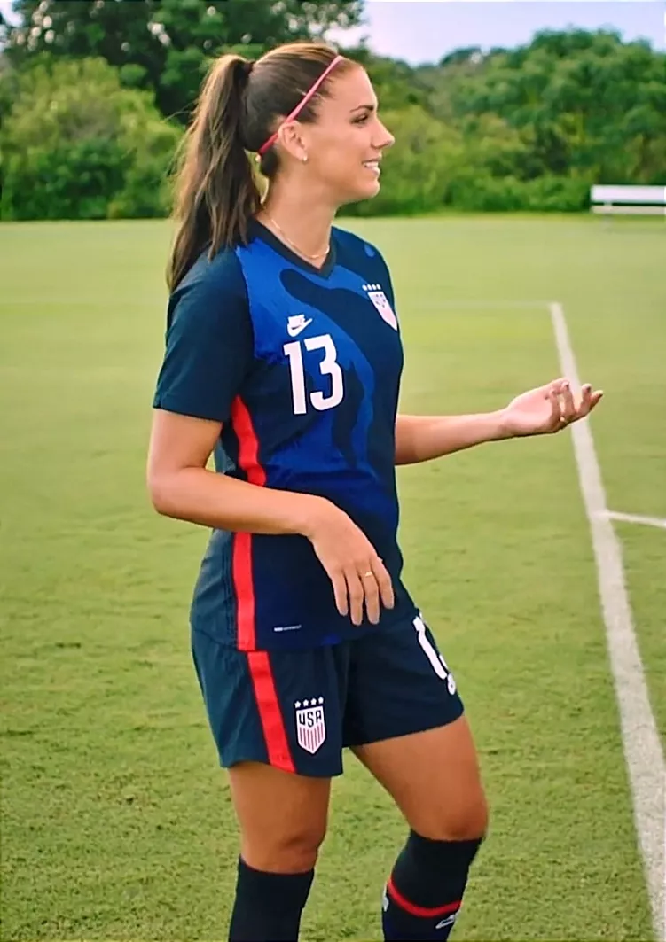 Alex Morgan posted by yezze11