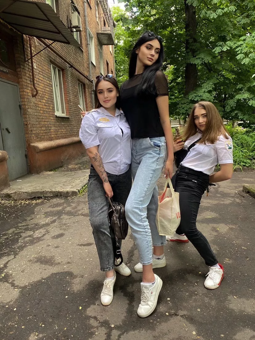 Alina and friends posted by big_cedric