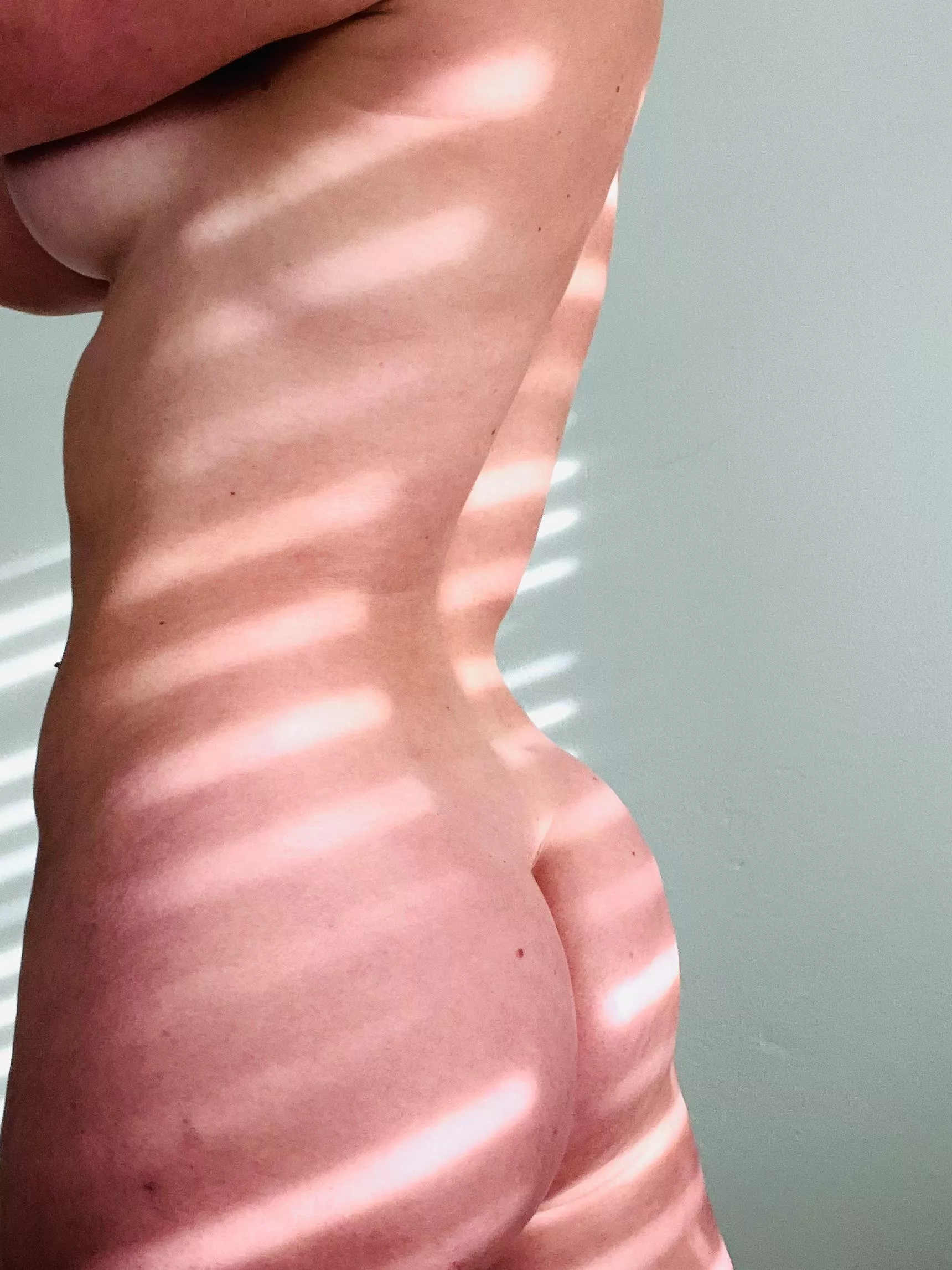 All [f]resh from a workout. Can you see the pump? 😏😘 posted by oceansofeve