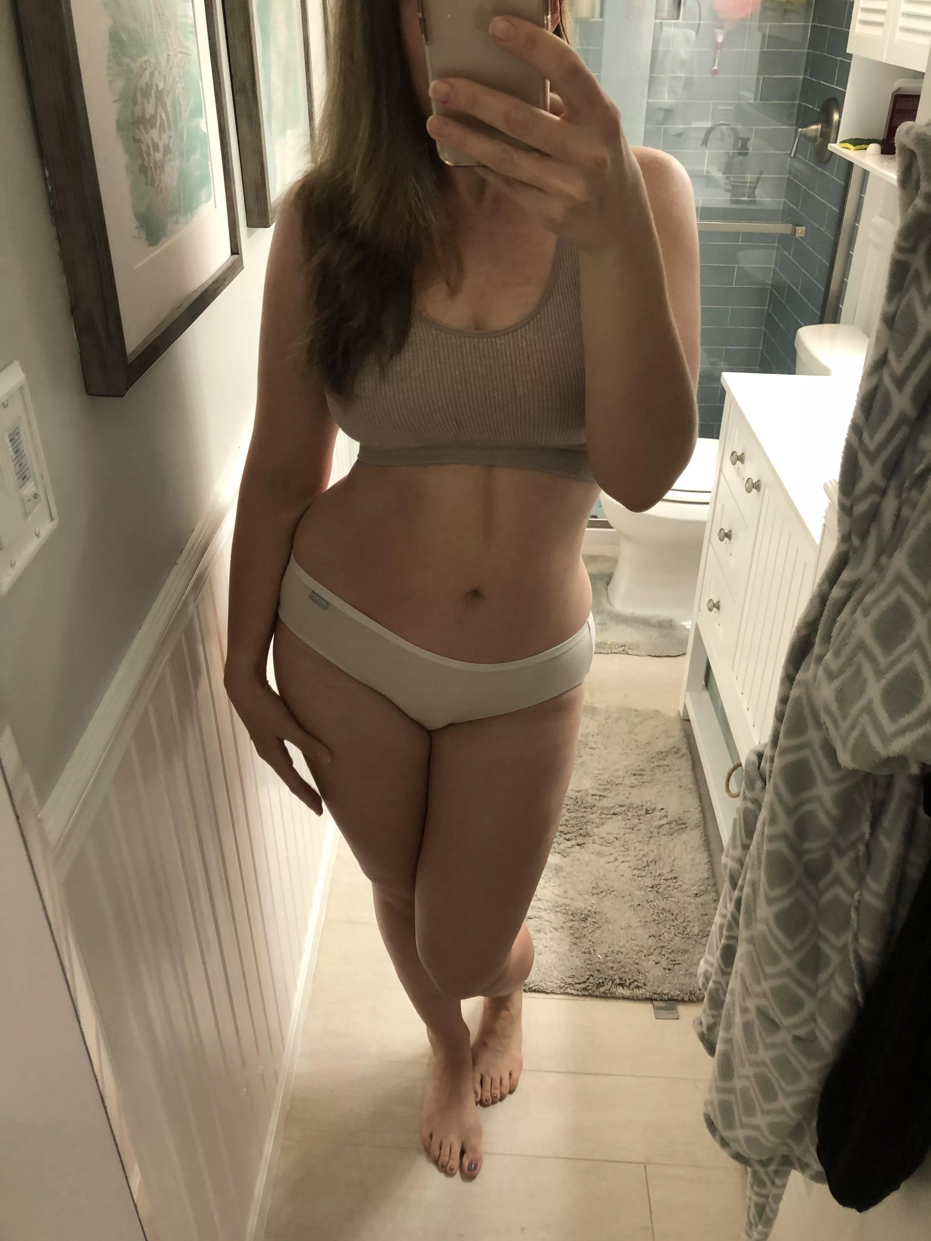 All natural Mom curves posted by EmilySequoia