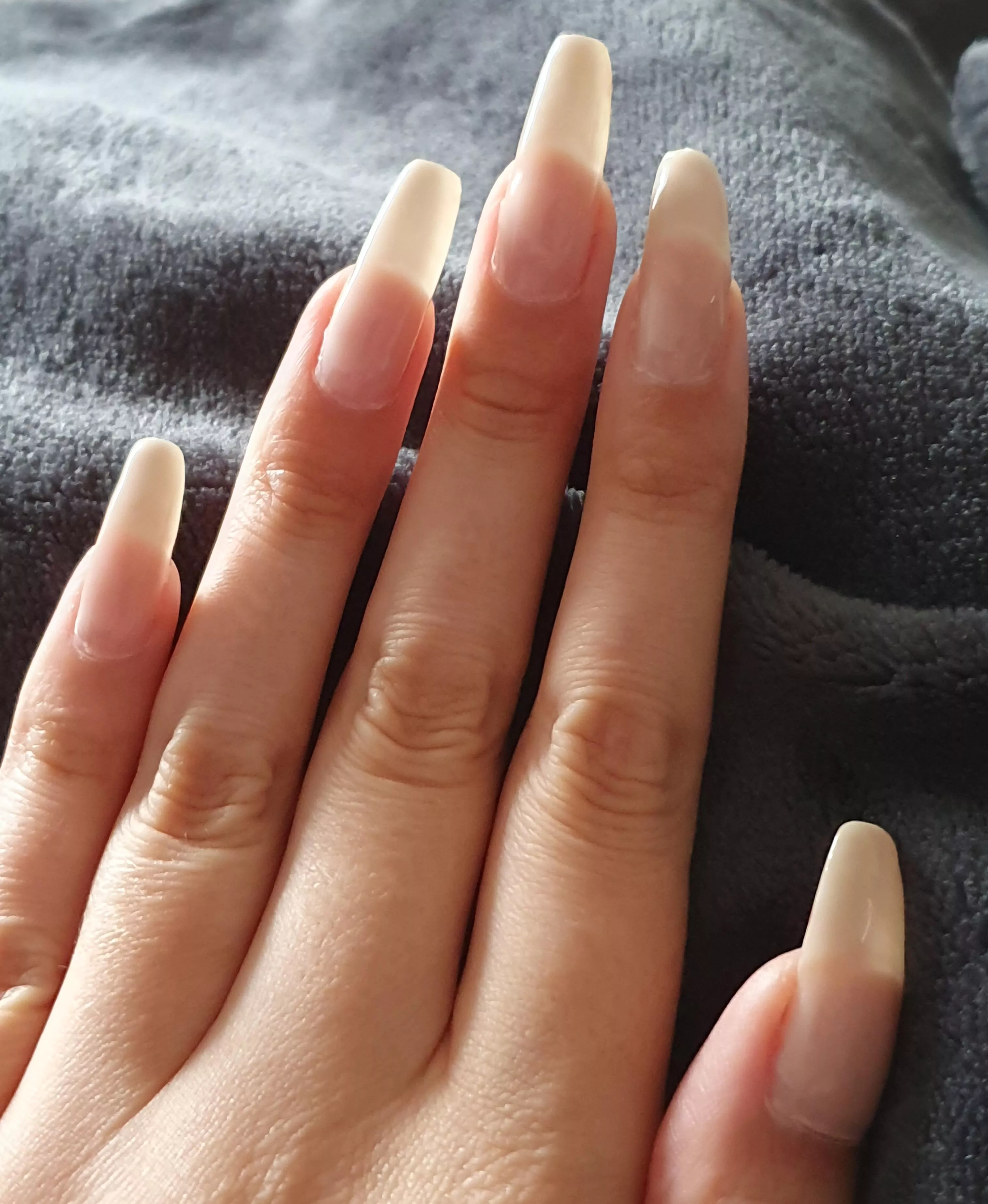 All natural with a sheer pink varnish 🥰 posted by MissTootsyToes