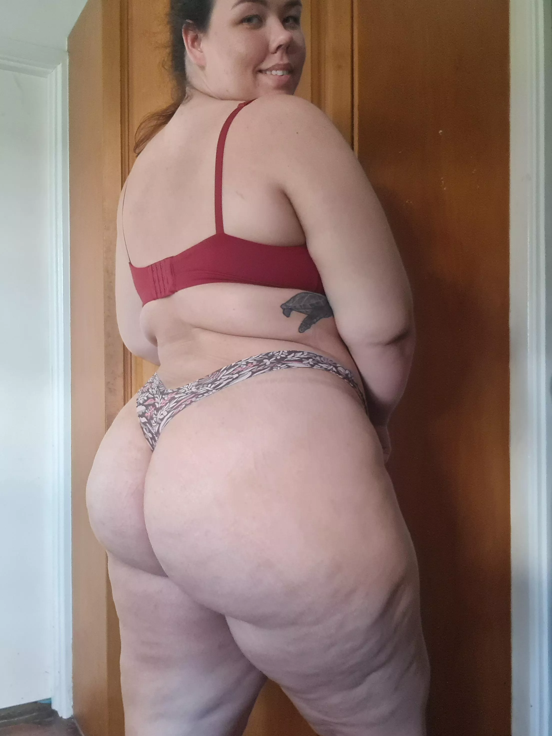 All the booty and cellulite for you :3 posted by Bruised_Peach666