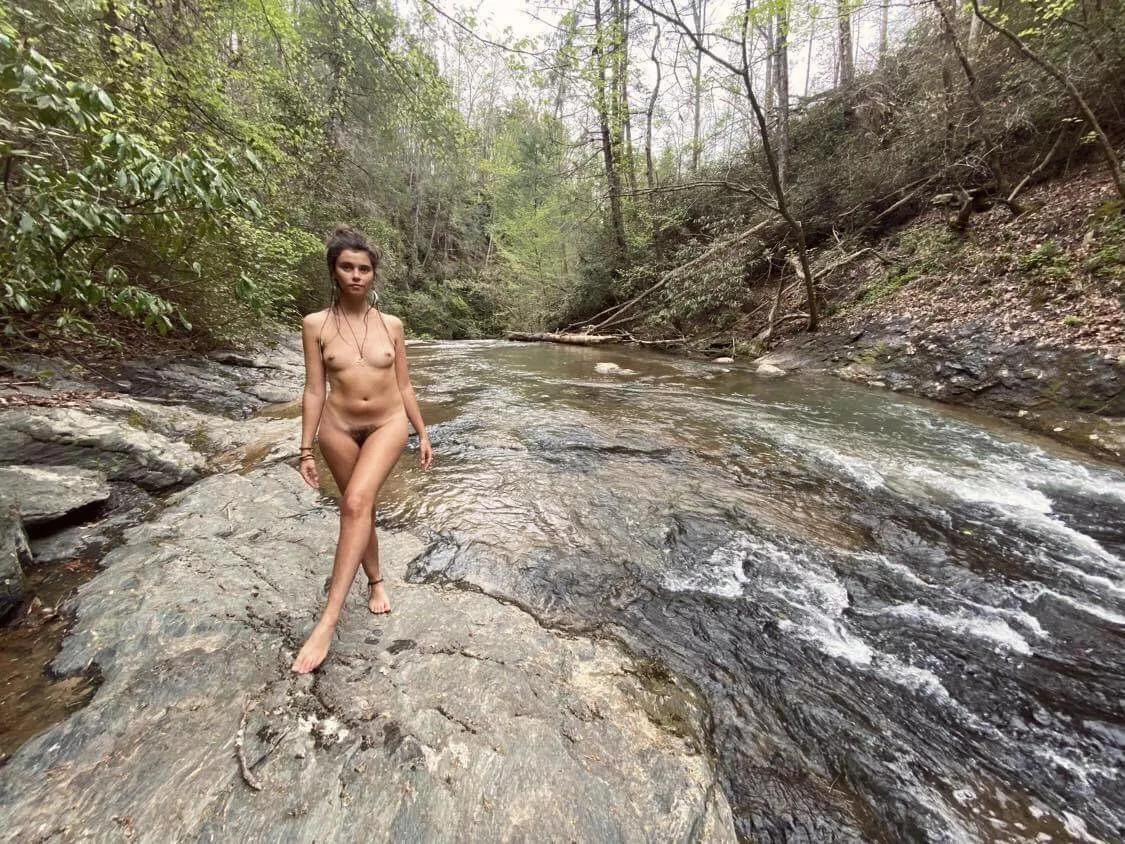 Always be ready to stumble upon a naked hippy on your hikes 👅✨ posted by lolasrosebud