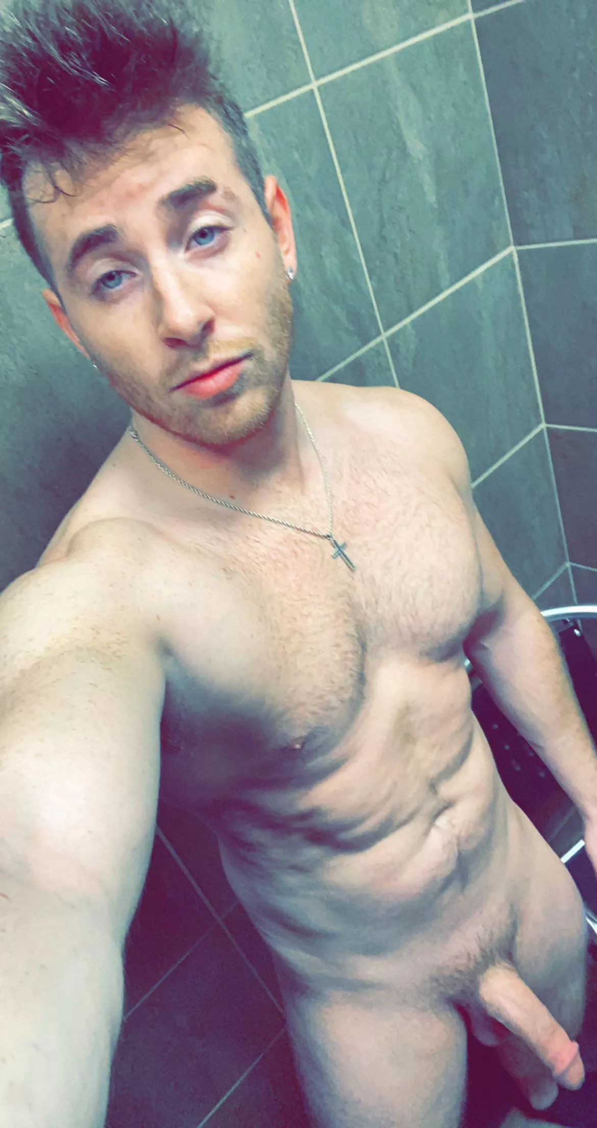 Always so horny after the gym 🥵 posted by boynextdoor_15