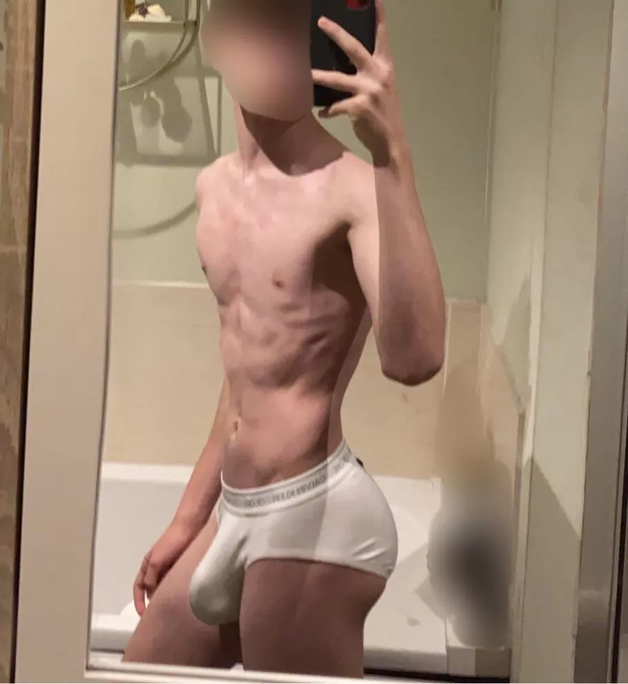 Am I a twink? posted by NeedADaddyNow