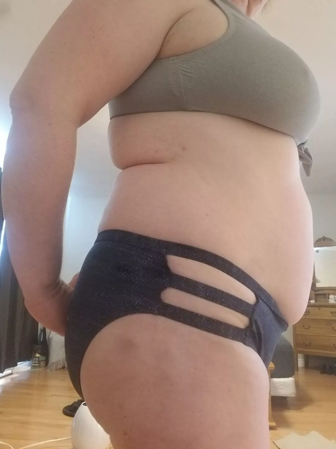 Am I losing weight? What do you think? [F] [image] posted by fatasswhoreca