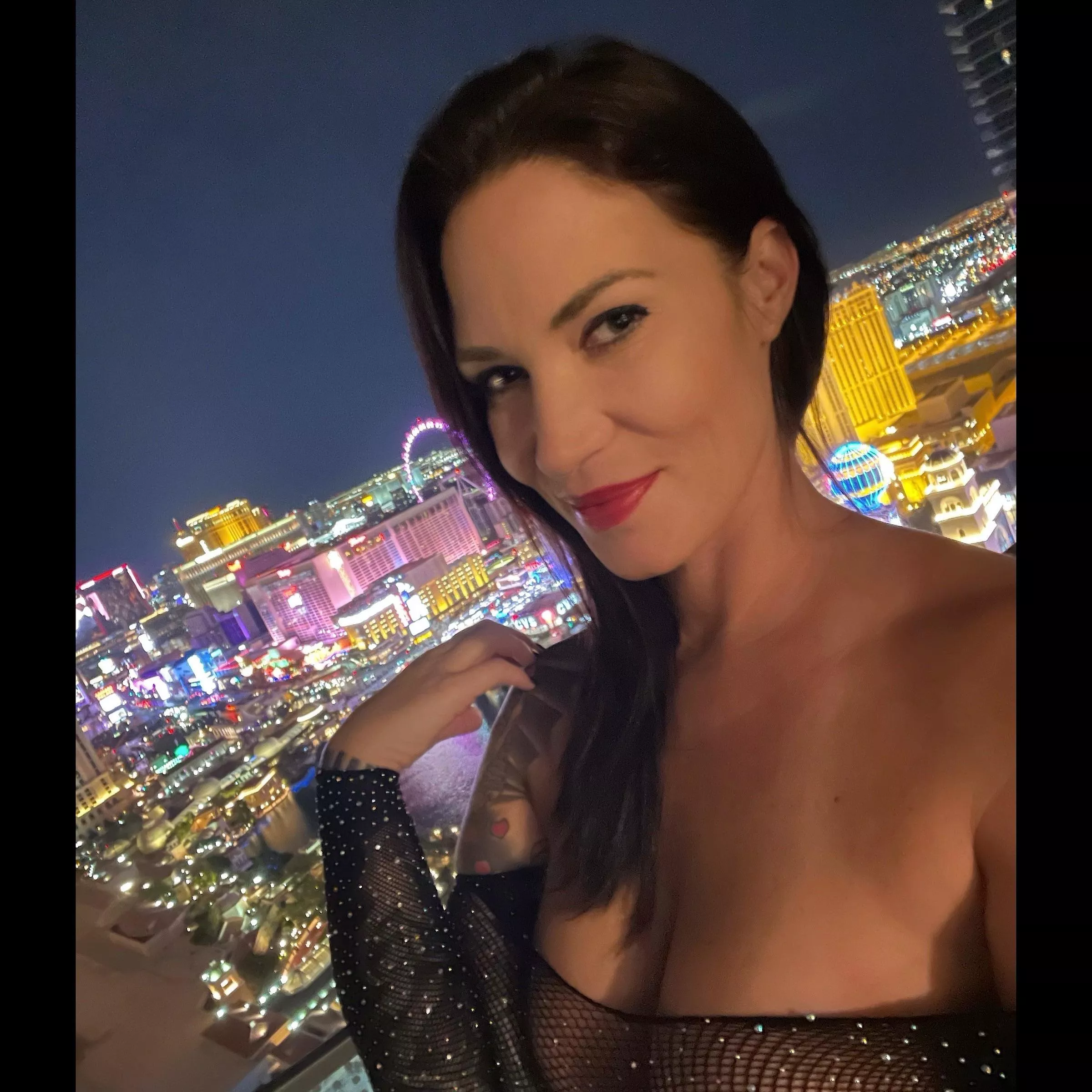 Andie renae (@therealwithandie) [instagram] just in Vegas doing my thing posted by andiepeek