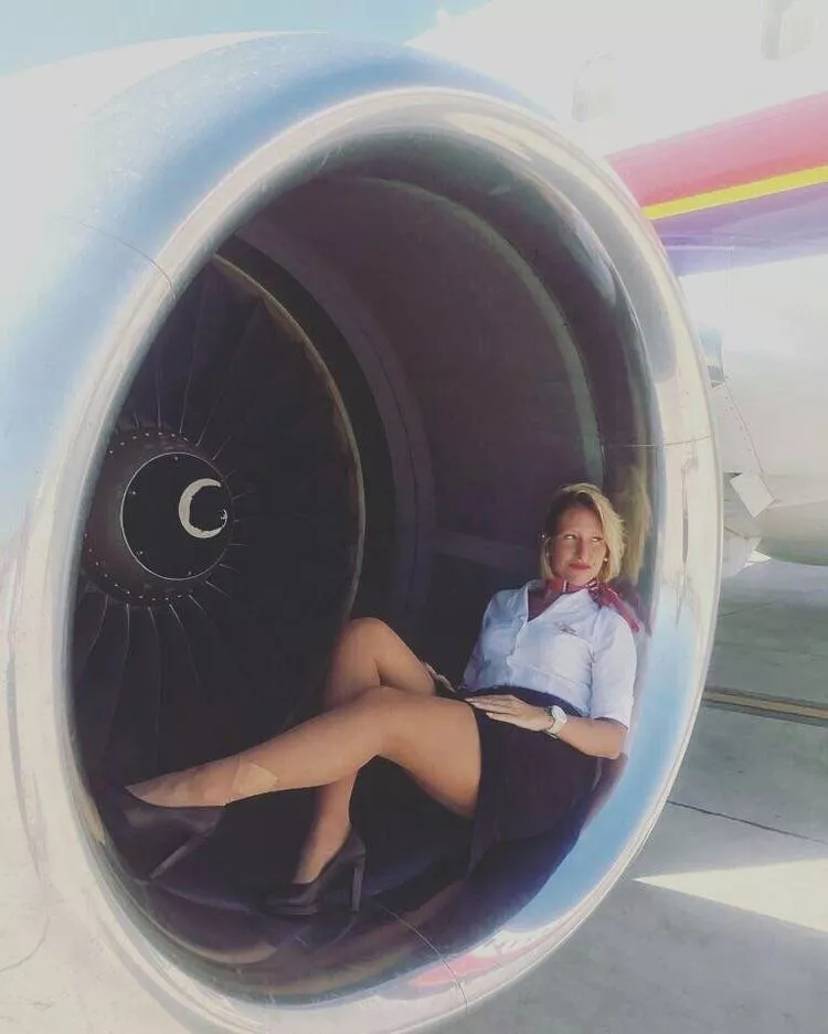 Another engine babe posted by arrayoutofbounds