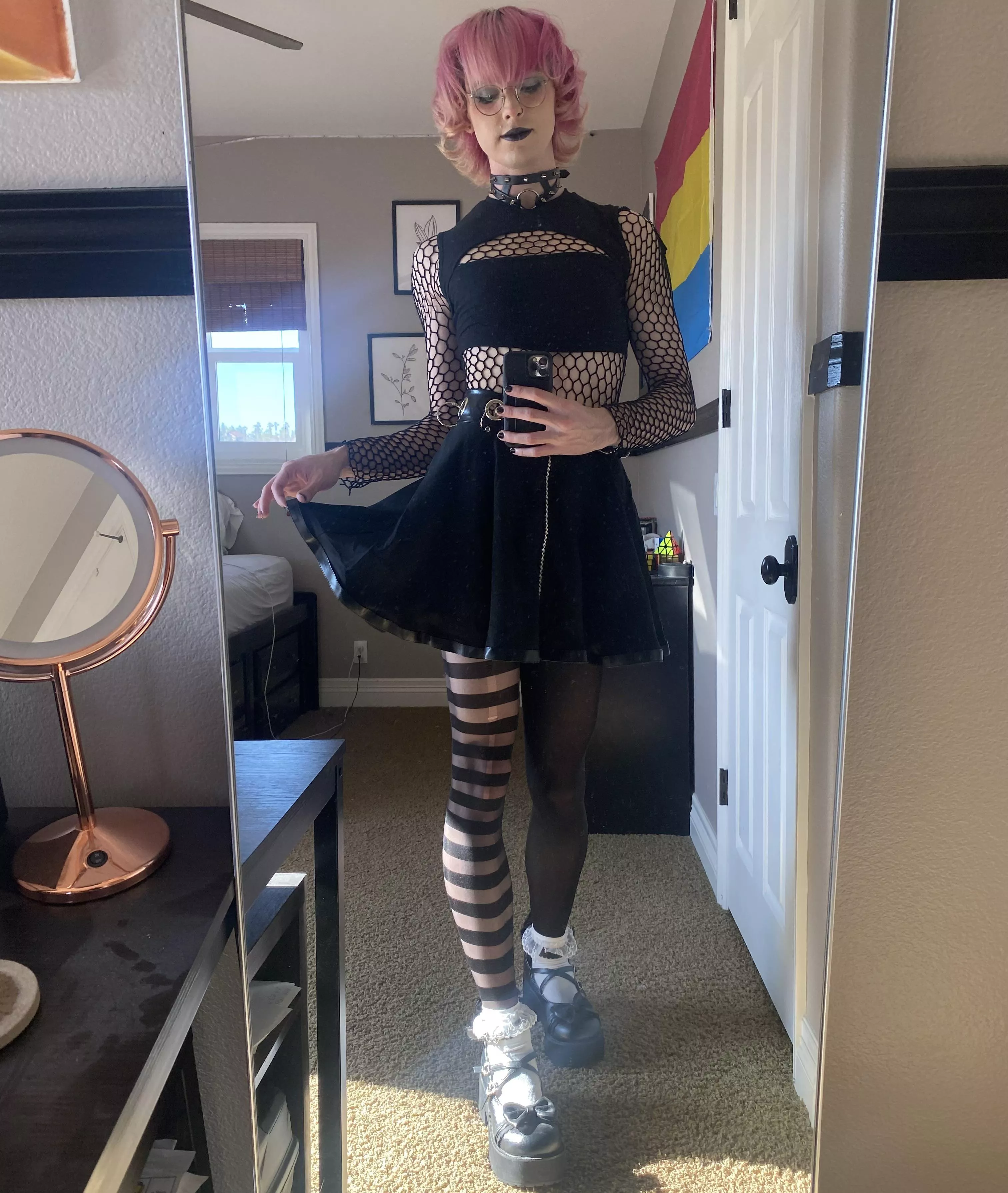 Another outfit I rly like, what do you think? 🥺🖤 posted by PanFemboy