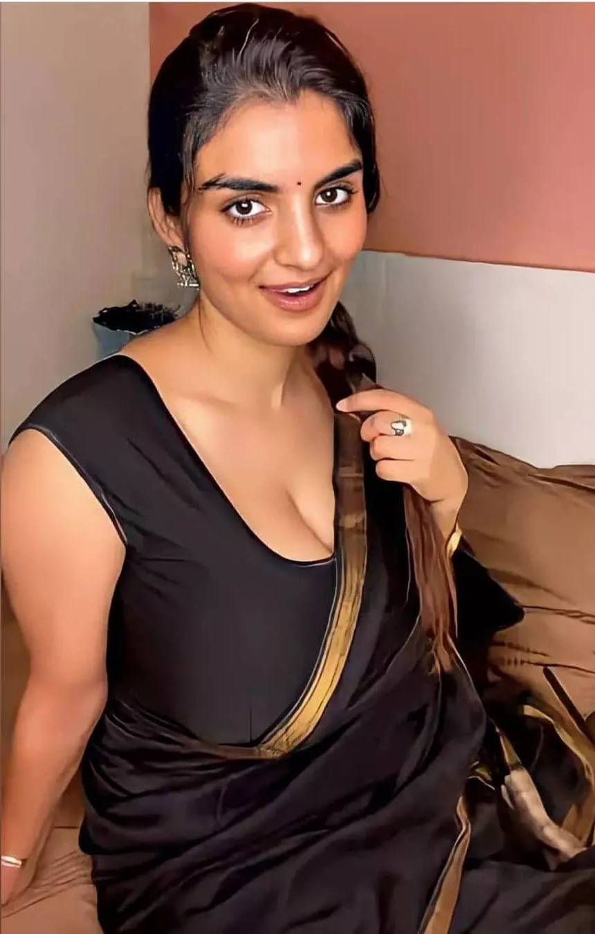 Anveshi Jain. Cleavage for days. posted by davodavo499