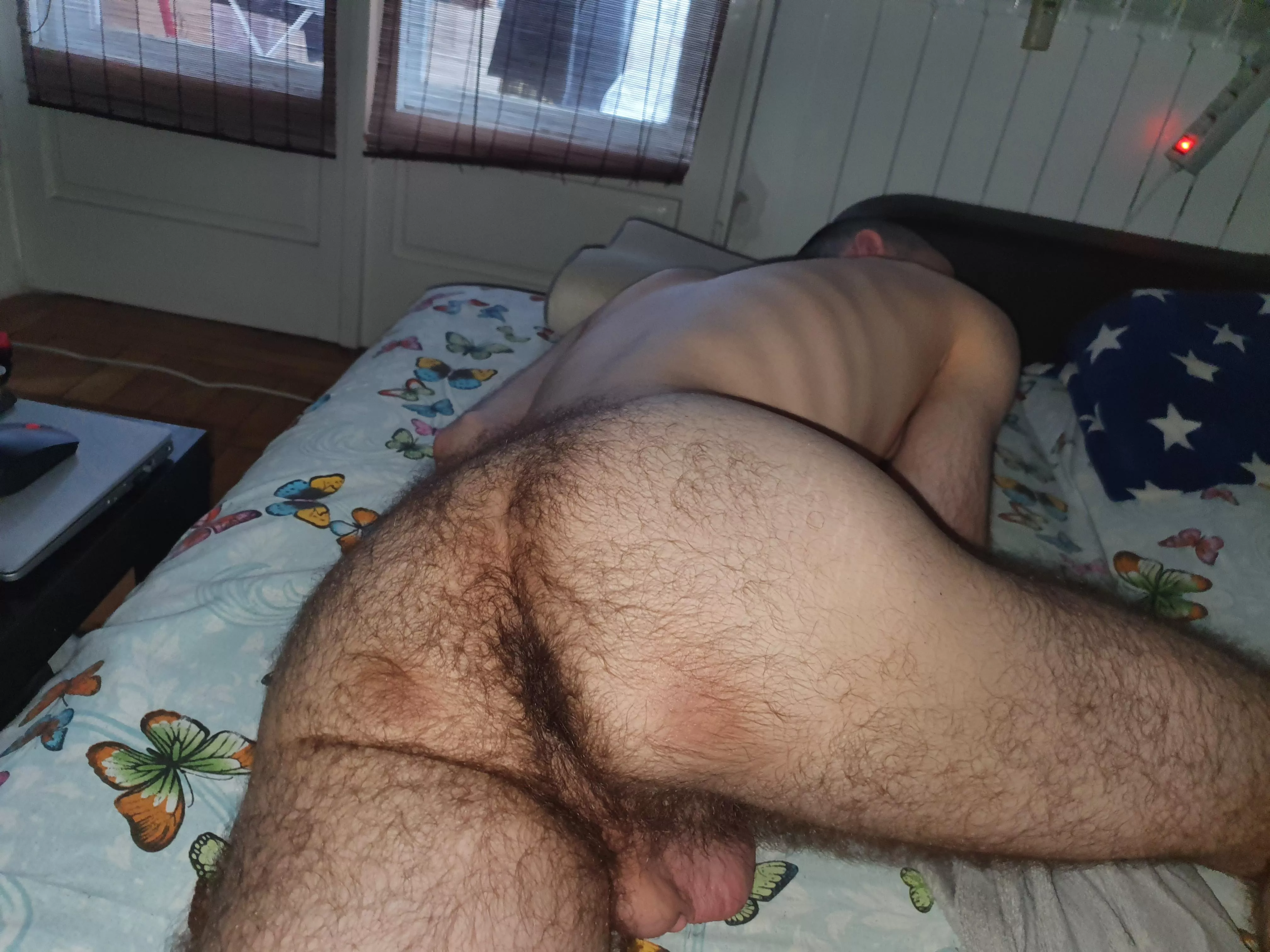 Any bears wanna try this 🍑 posted by FriendlyFoxGL