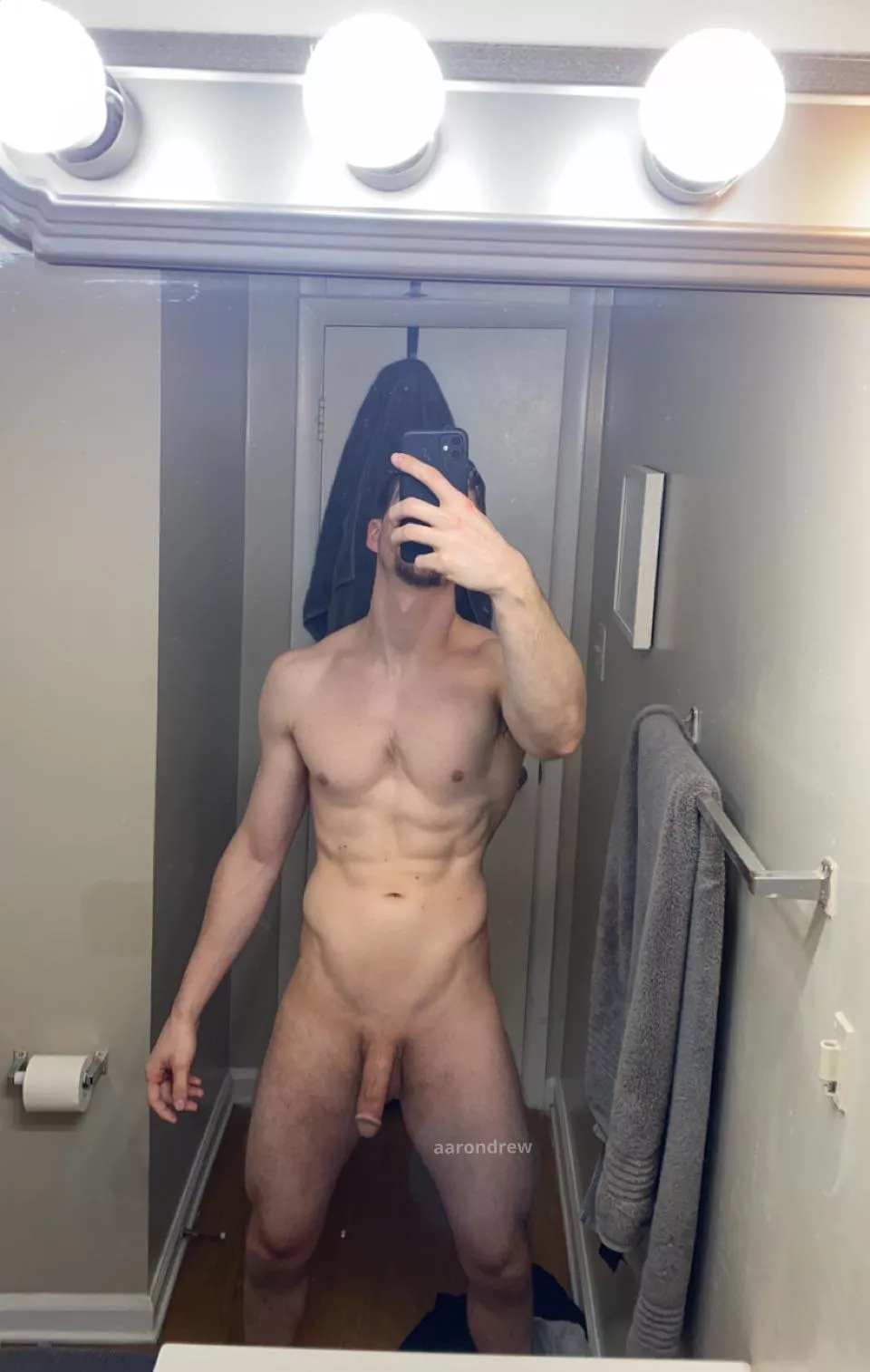 Any bros want to get me hard? posted by aarondrew1