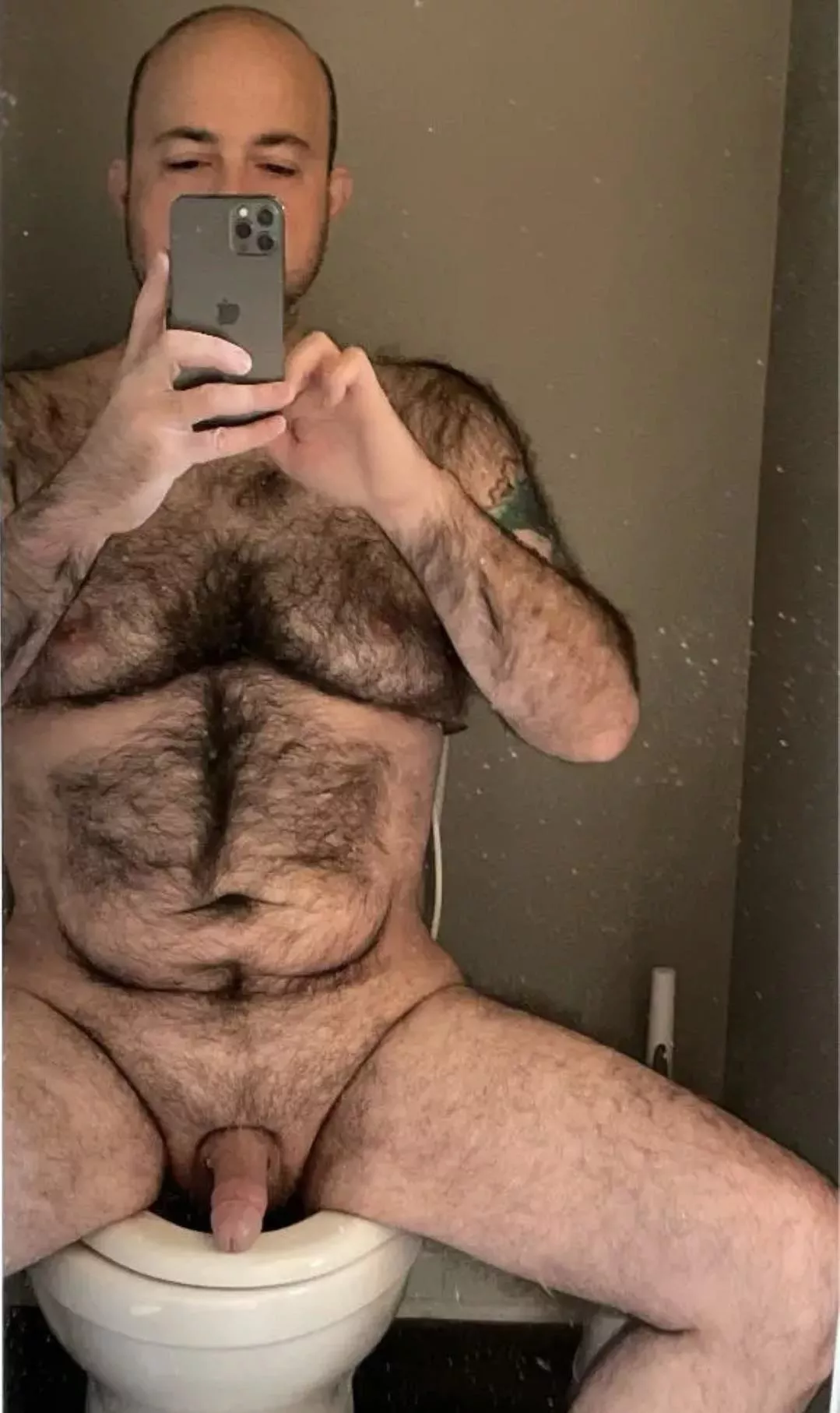 Any Chicago area peeps? I need some people to hang naked with. posted by Bimarrieddad73