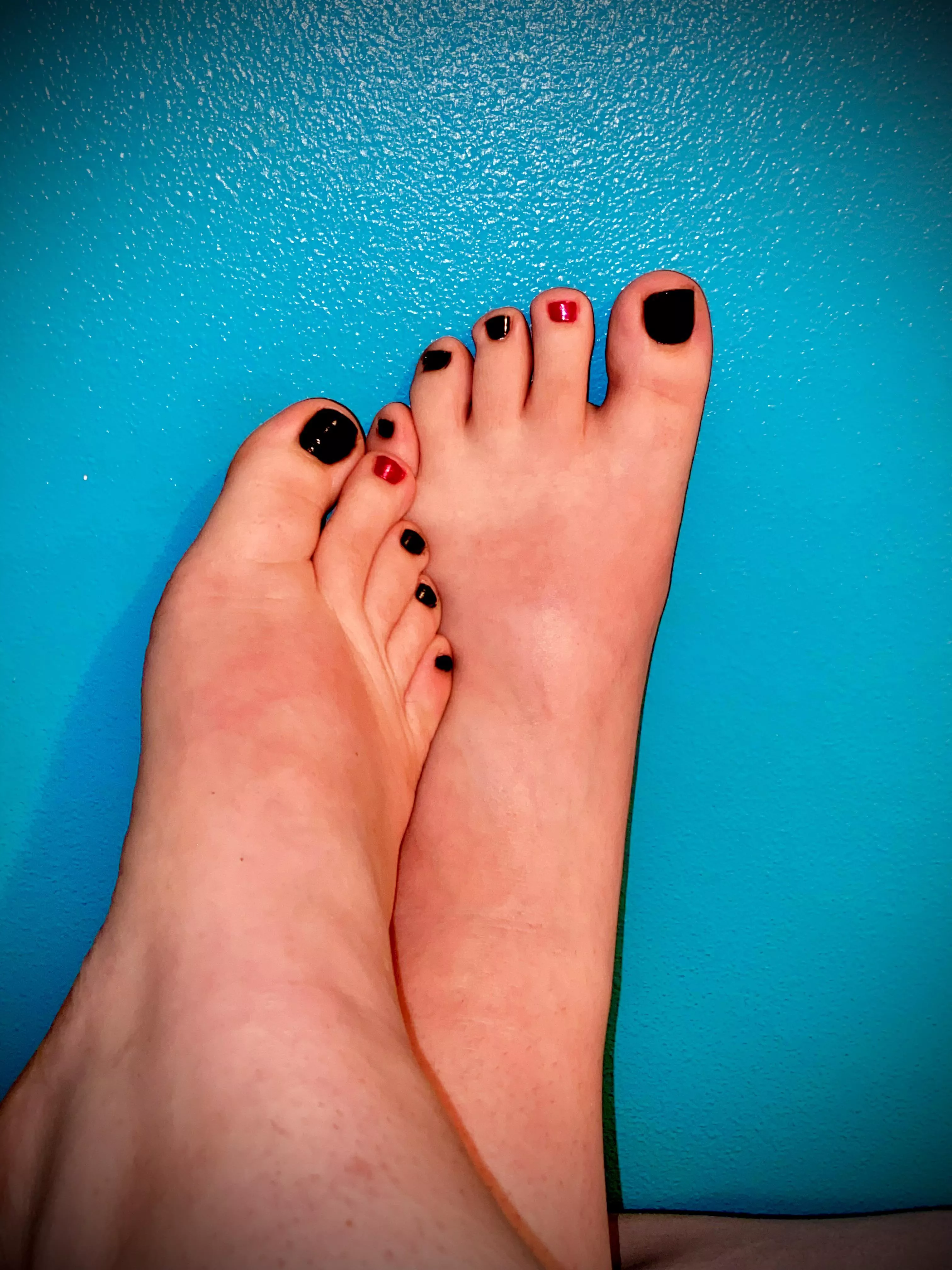 Any feet fetish lovers here? posted by Important-Society162