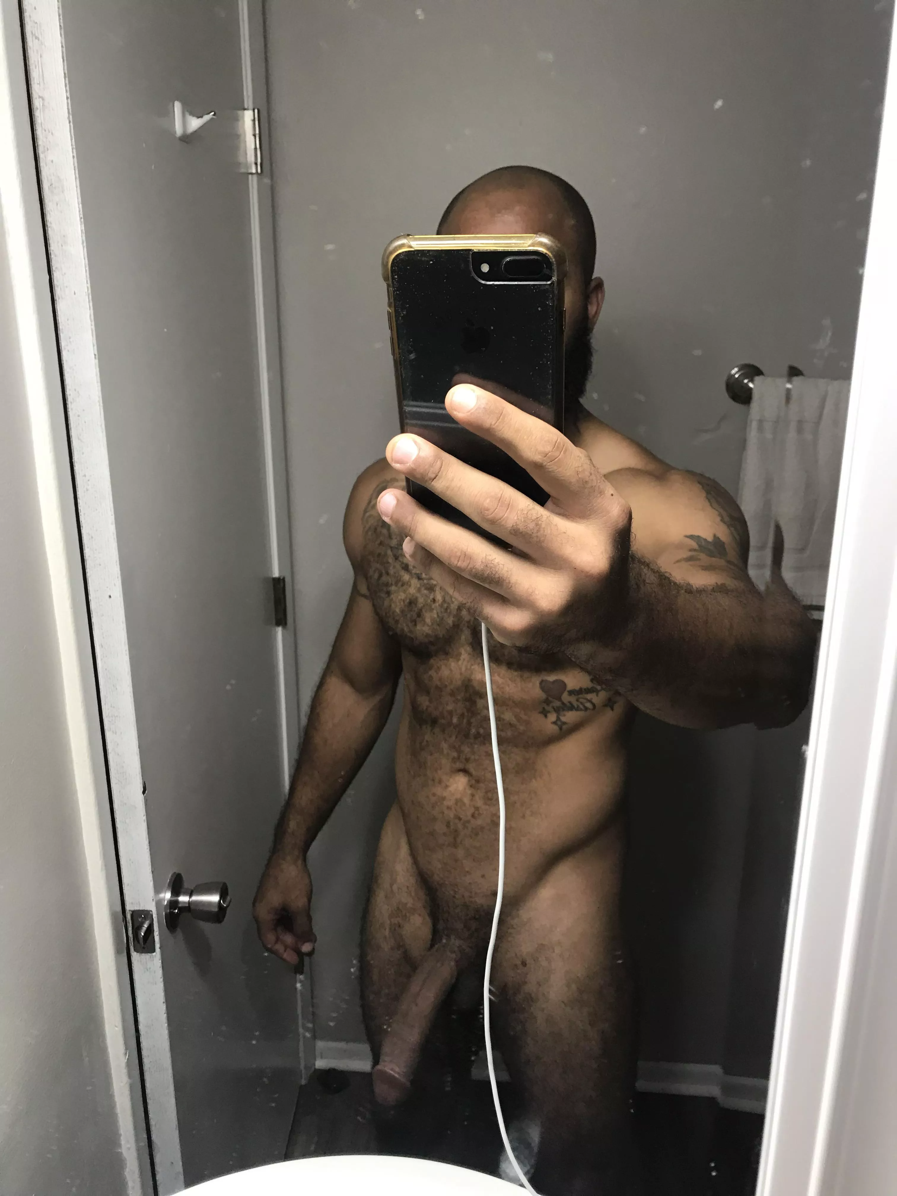 Any handsome bears wanna see me cum? posted by WavyWolf24