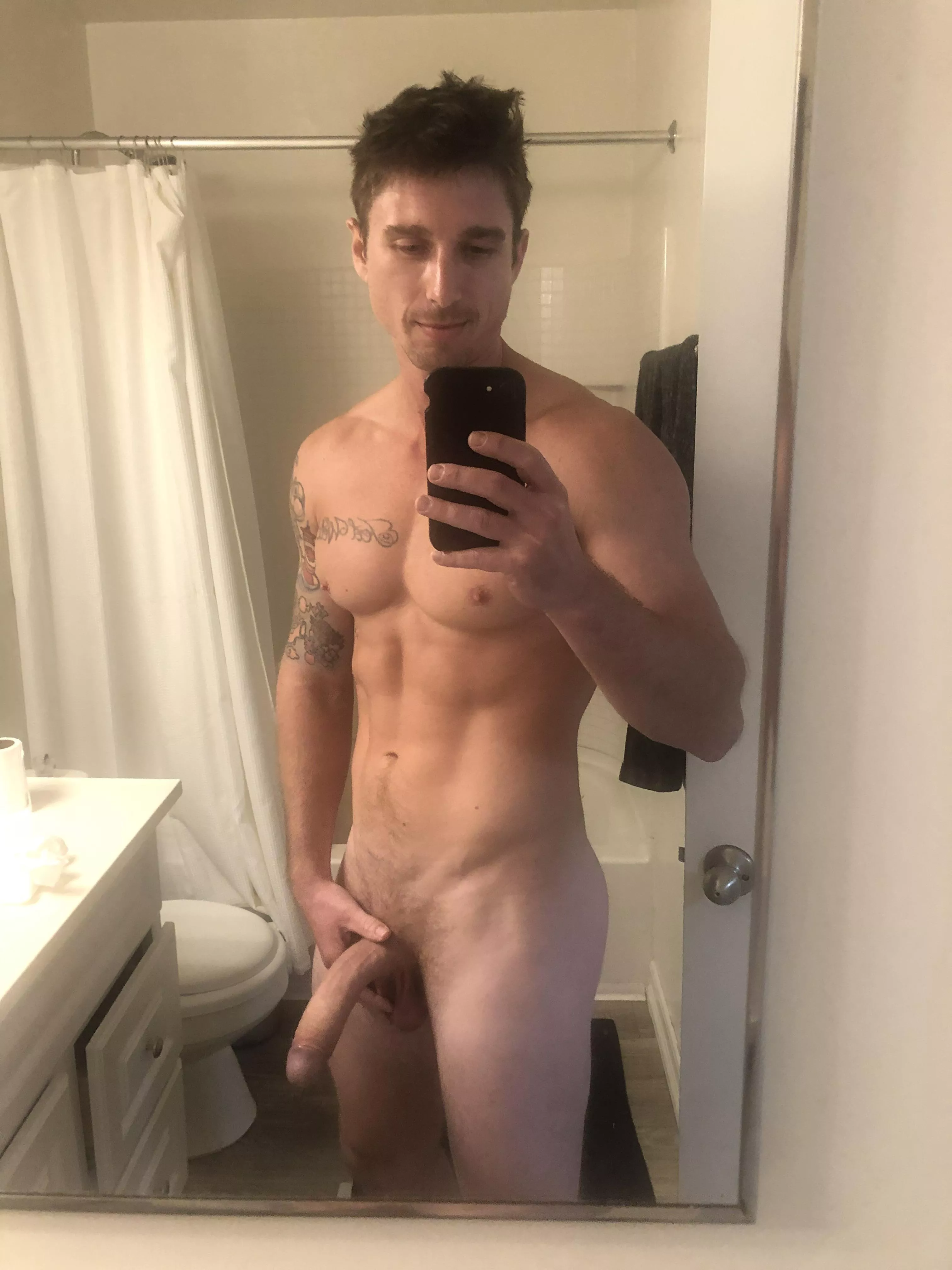 Any ladies looking to chat? posted by BestCoast43