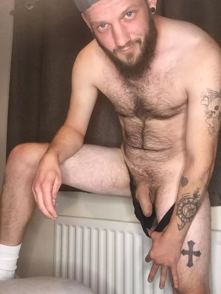 Any love for a hairy uncut alt guy? 🥺🖤 posted by iamdavid26