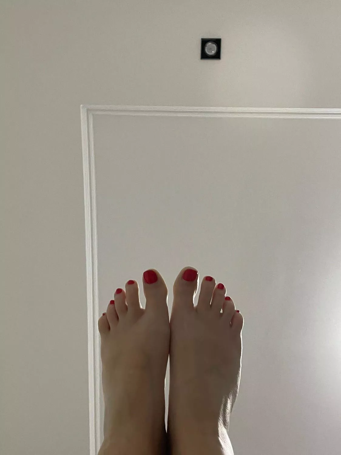 Any love for my feet?🥵 posted by XoPassionBunnyXo