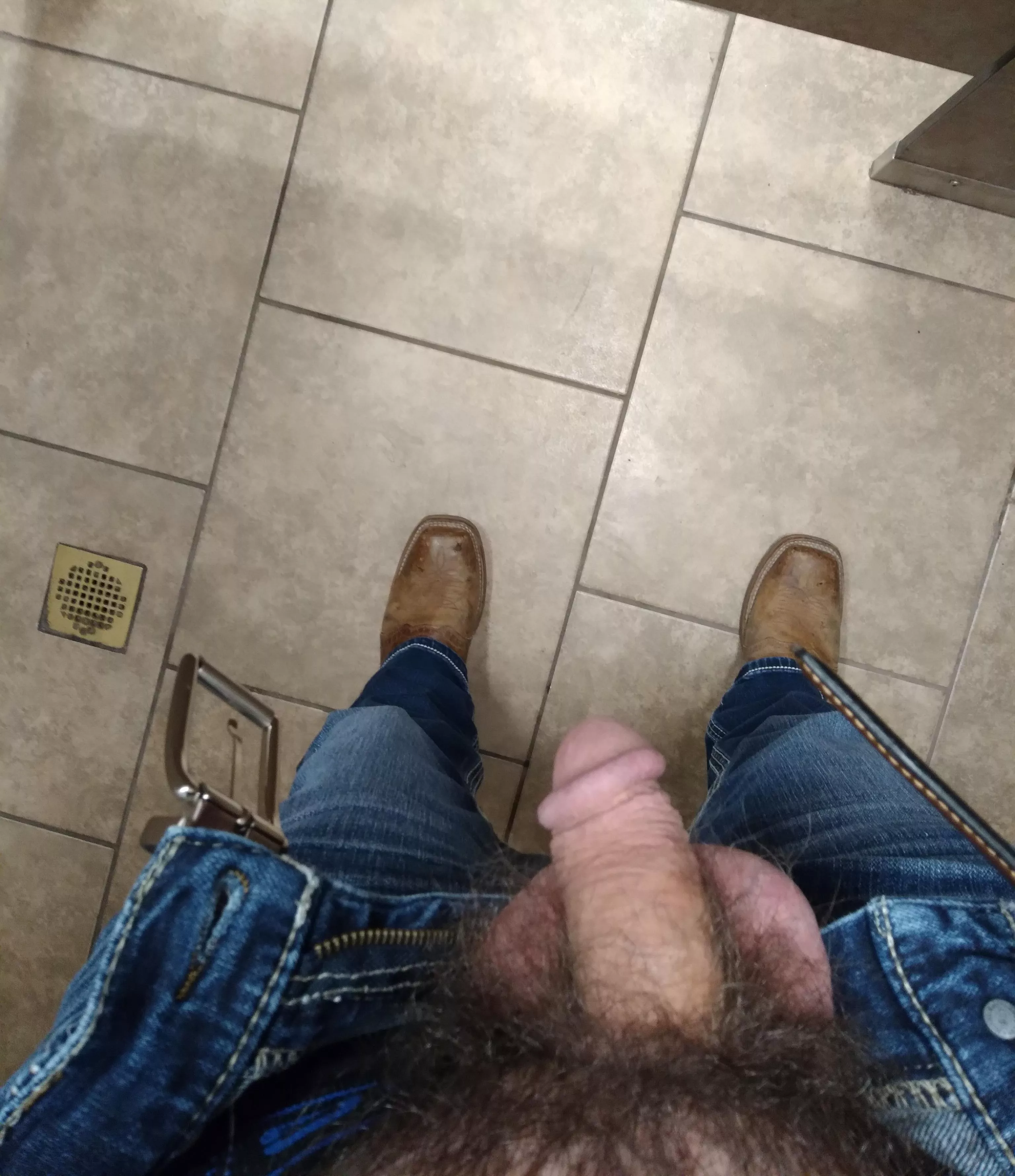 Any other blue collar or boots and Jean's guys on here? Looking for similar to talk to. Straight curious here. Message me. posted by countryguy4430