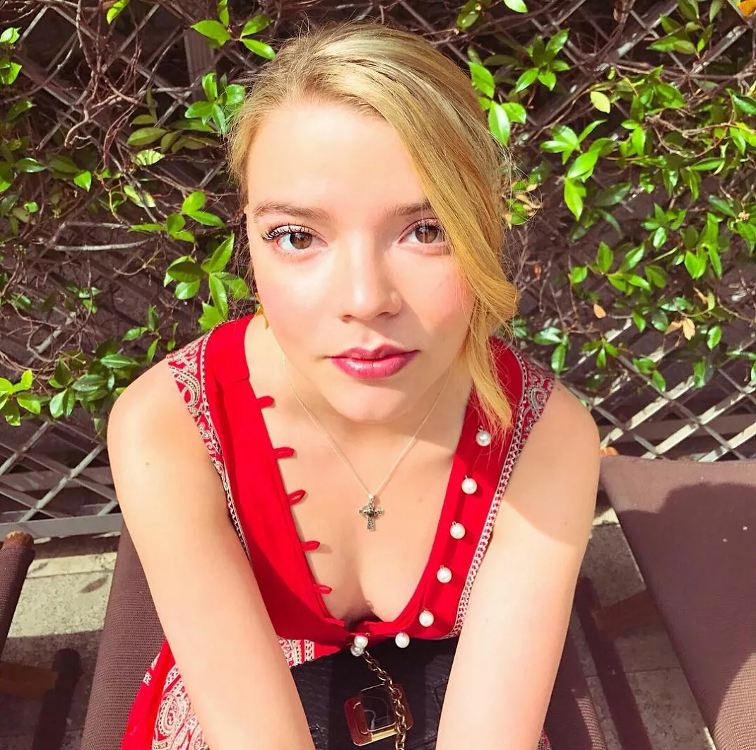 Anya Taylor-Joy as she looks up and patiently waits for for my load. posted by GrishNackh812