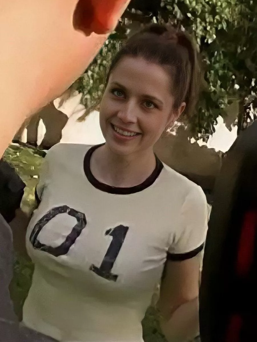 Anybody else watched The Office and didn‘t know Jenna Fischer had such big boobs posted by skrt_xocarti