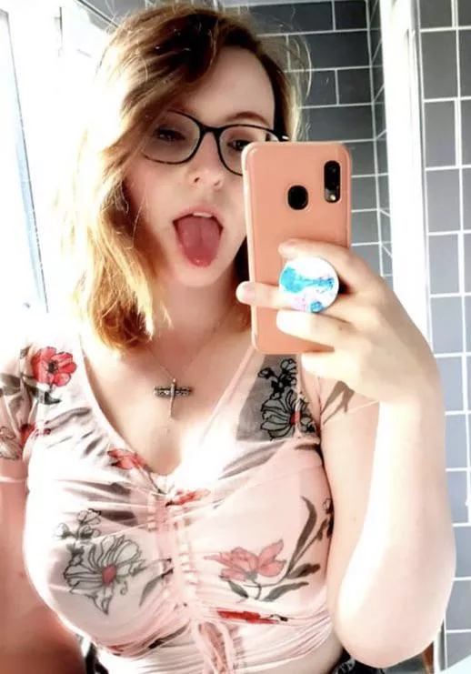 Anyone able to do vocal very degrading jerk trib to this pic of 19yo Jess? Say what you’d do to her- call her names- send submission to kik jc6109 posted by Otherwise_Toe_3000