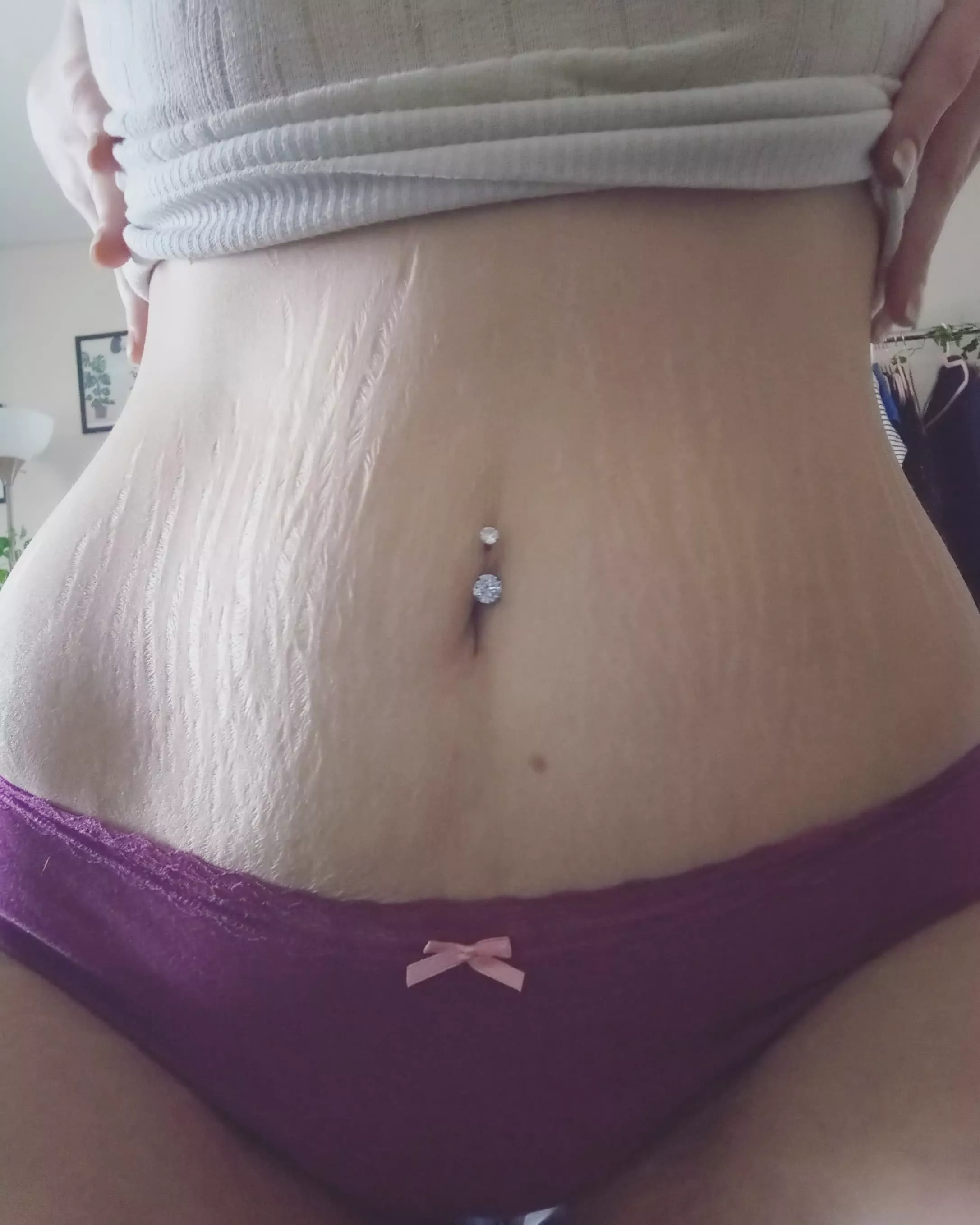 Anyone else love belly rings??🙈🥰 [29f] posted by [deleted]