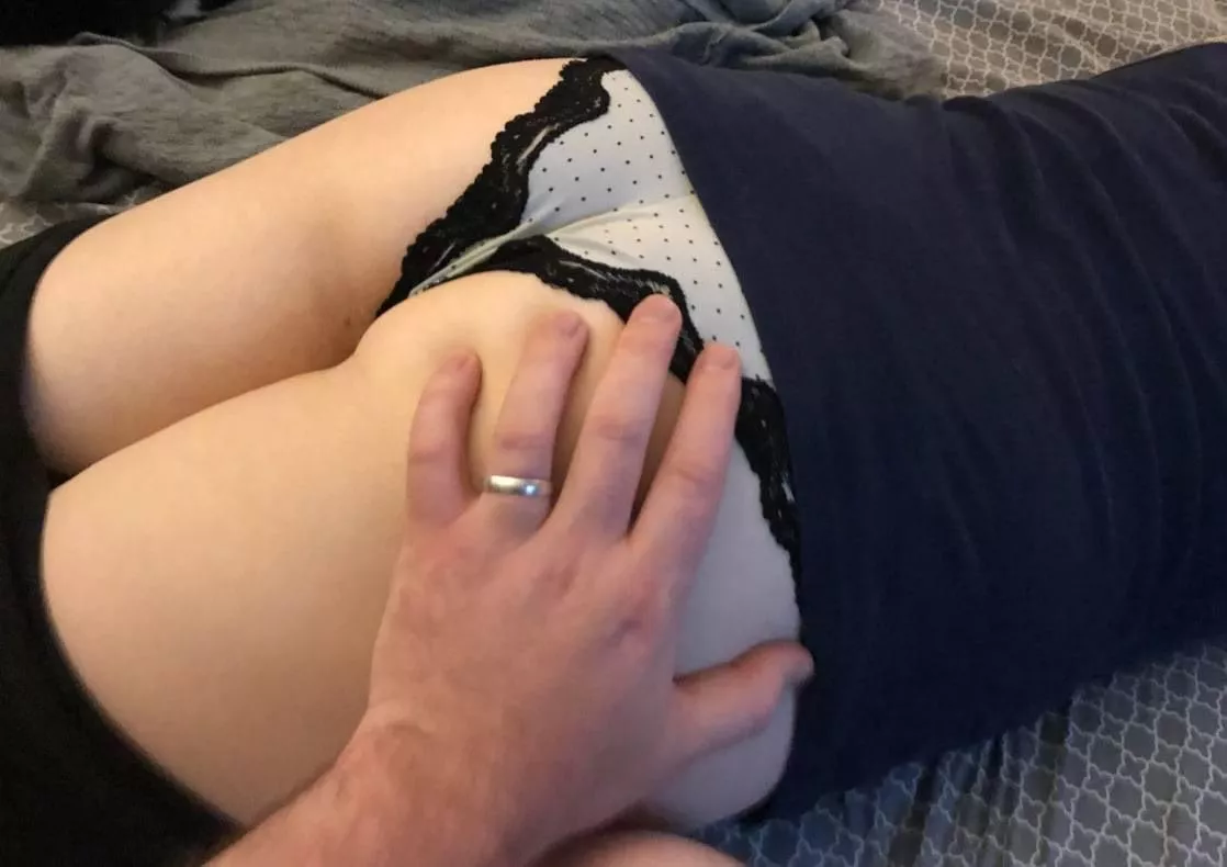 Anyone else want to get their hands on my wife’s ass? posted by automaticsarcastic