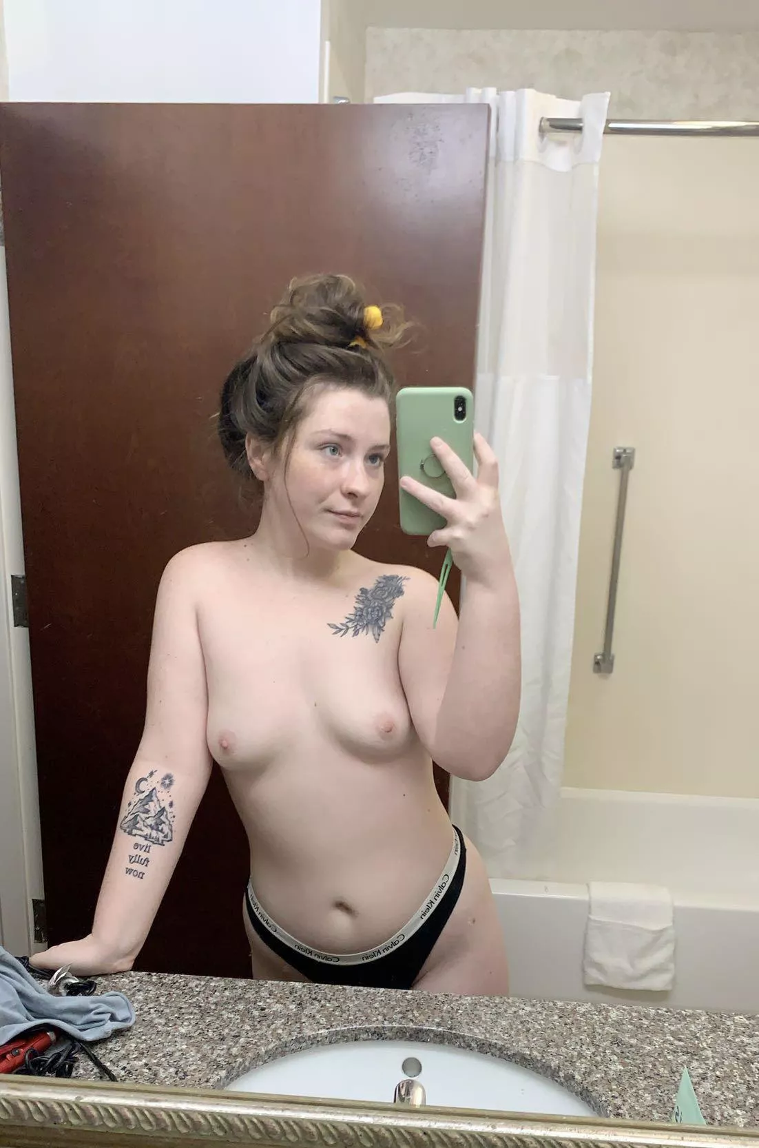 anyone here willing to fuck a pale girl with small tits? posted by lilelfbaby518