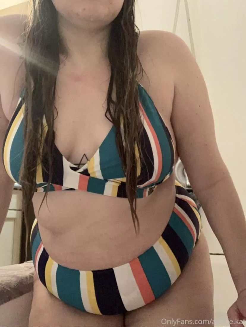 Anyone in the mood for a striped bikini? posted by kittyfeet28