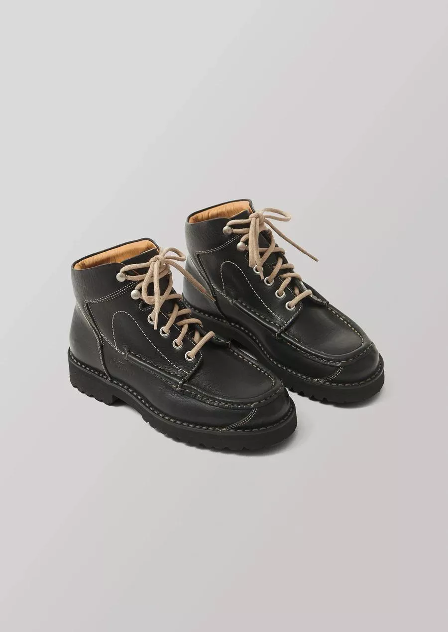 Anyone know a boot similar to these fracap ones in mens sizes? posted by Jwishaw